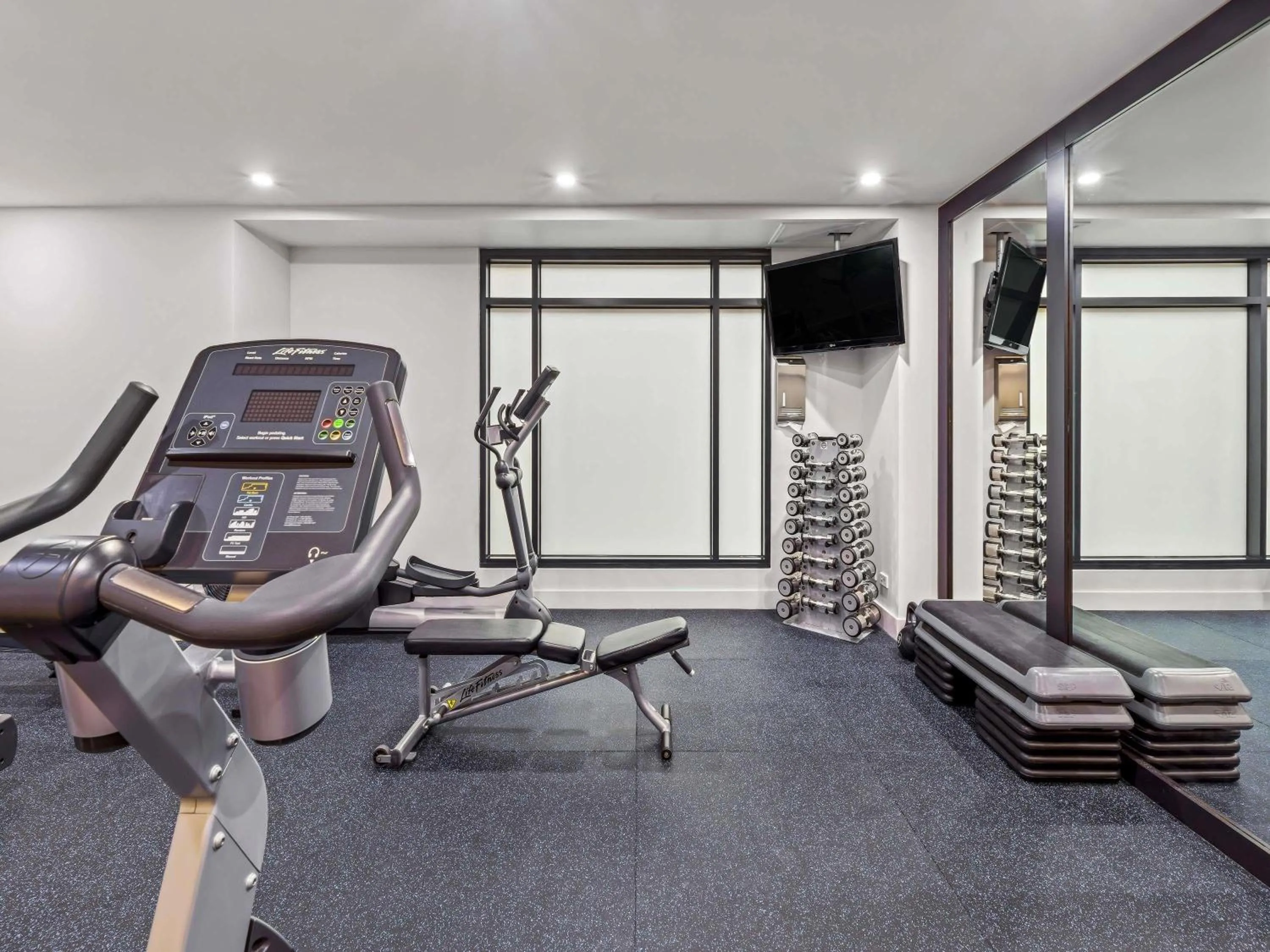 Fitness centre/facilities in Peppers Waymouth Hotel