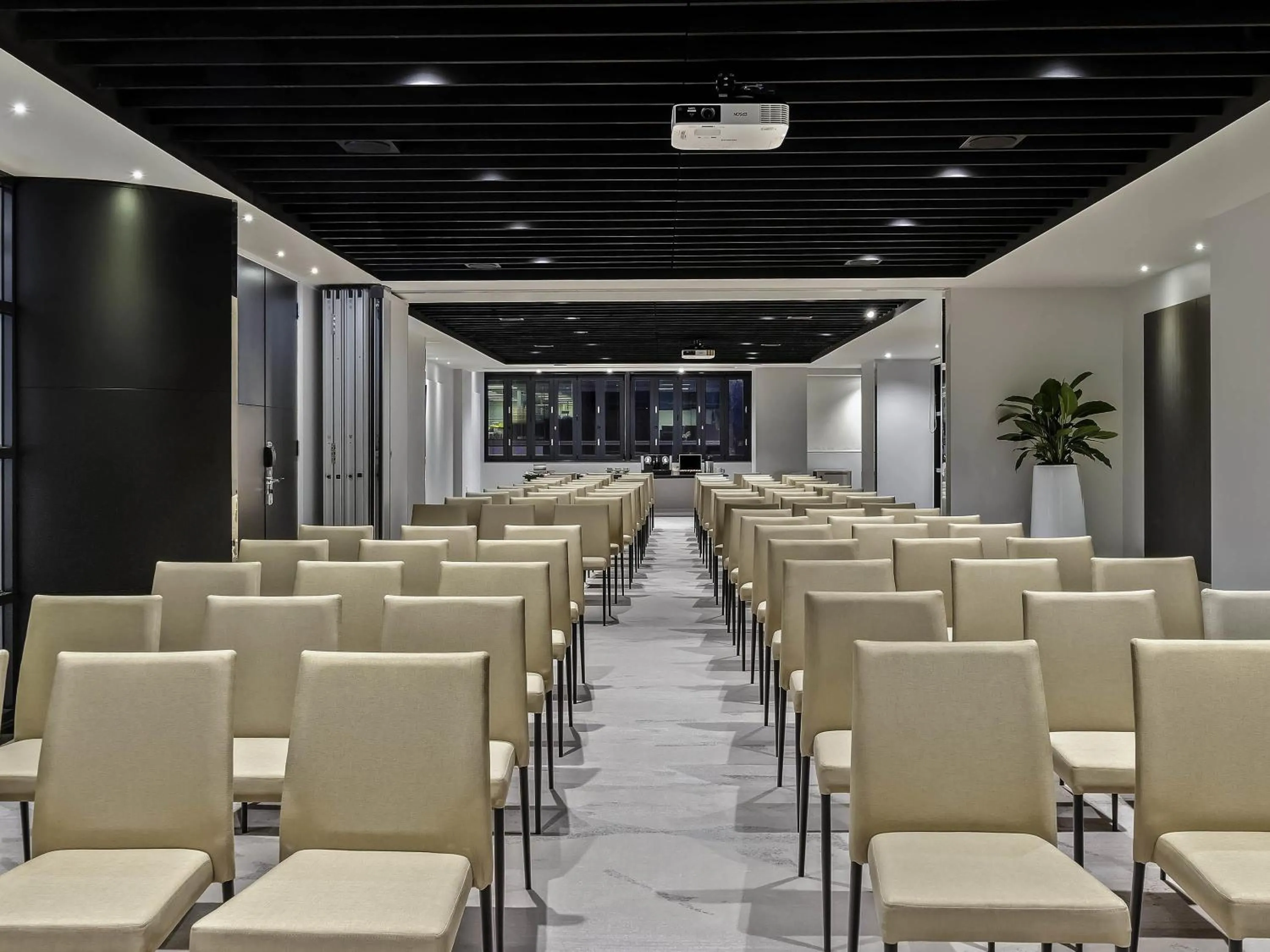 Meeting/conference room in Peppers Waymouth Hotel