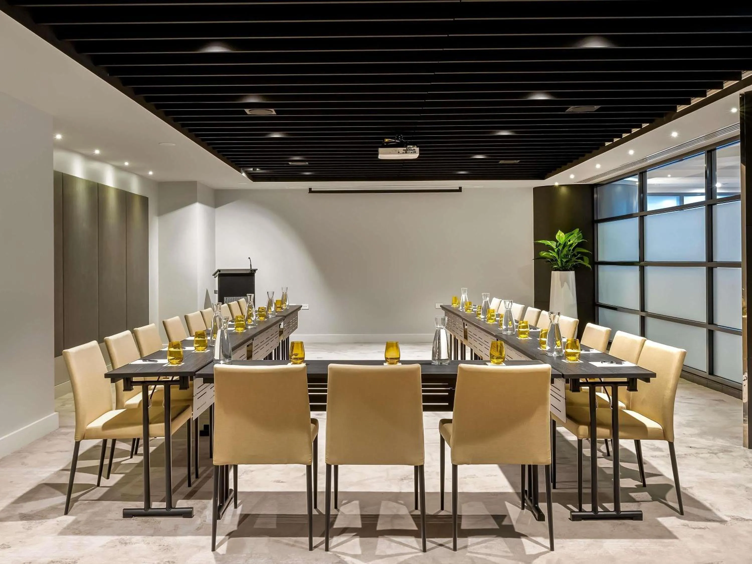 Meeting/conference room in Peppers Waymouth Hotel