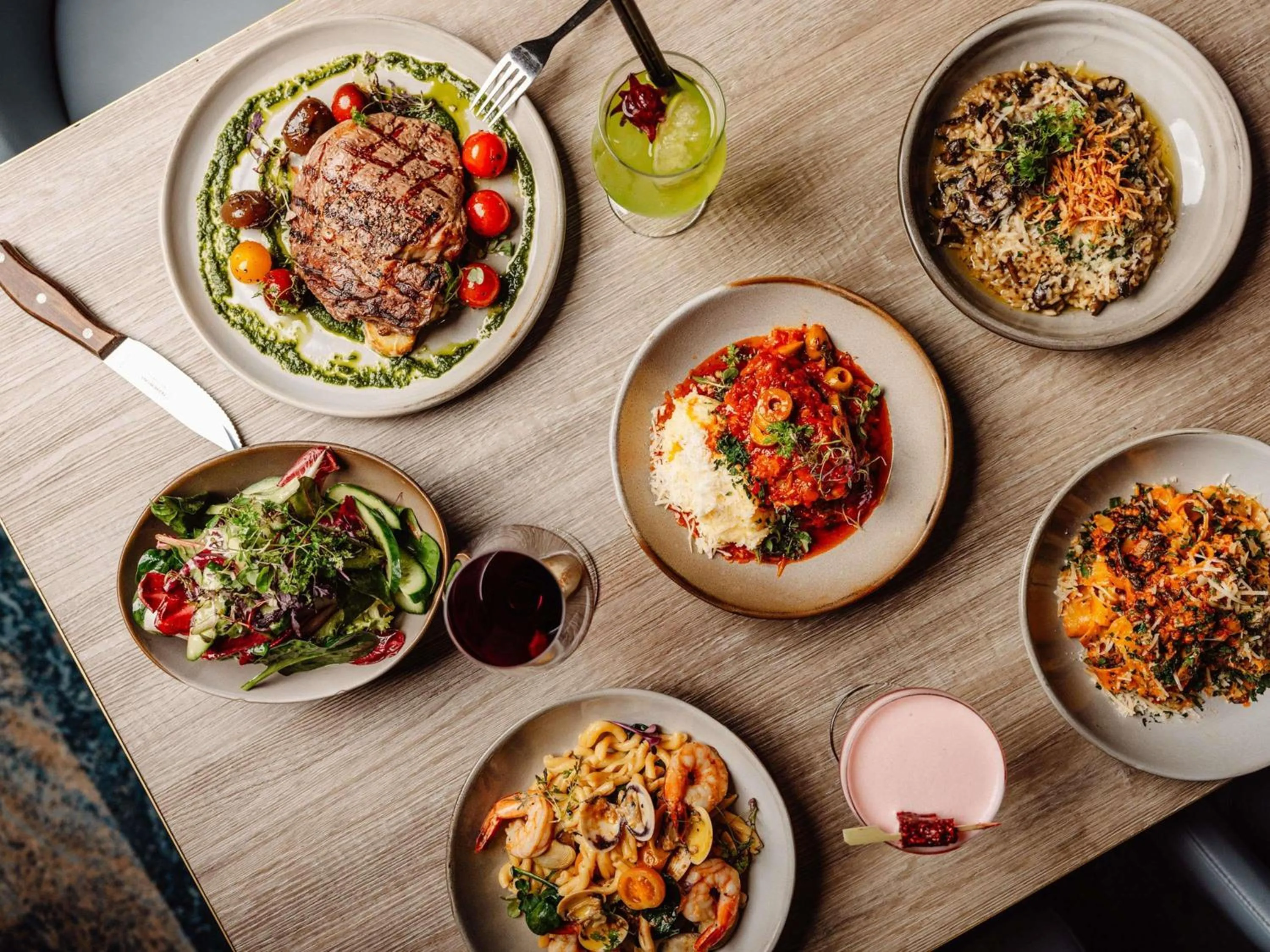 Restaurant/places to eat in Peppers Waymouth Hotel