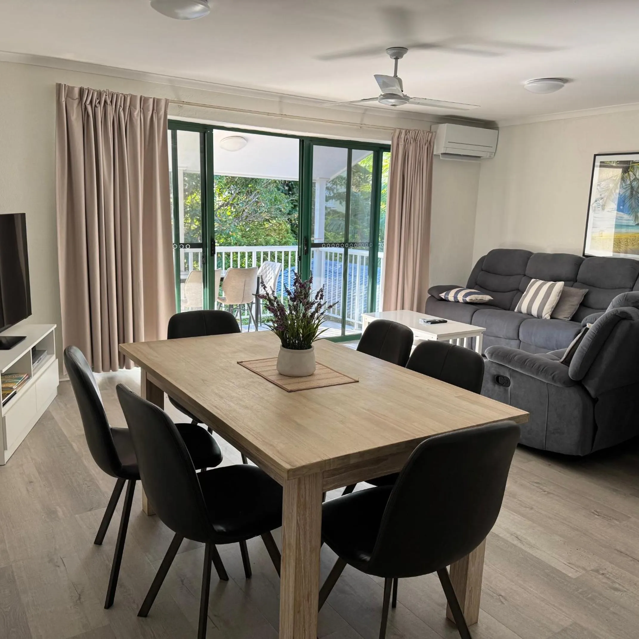 Photo of the whole room in Noosa Keys Apartments