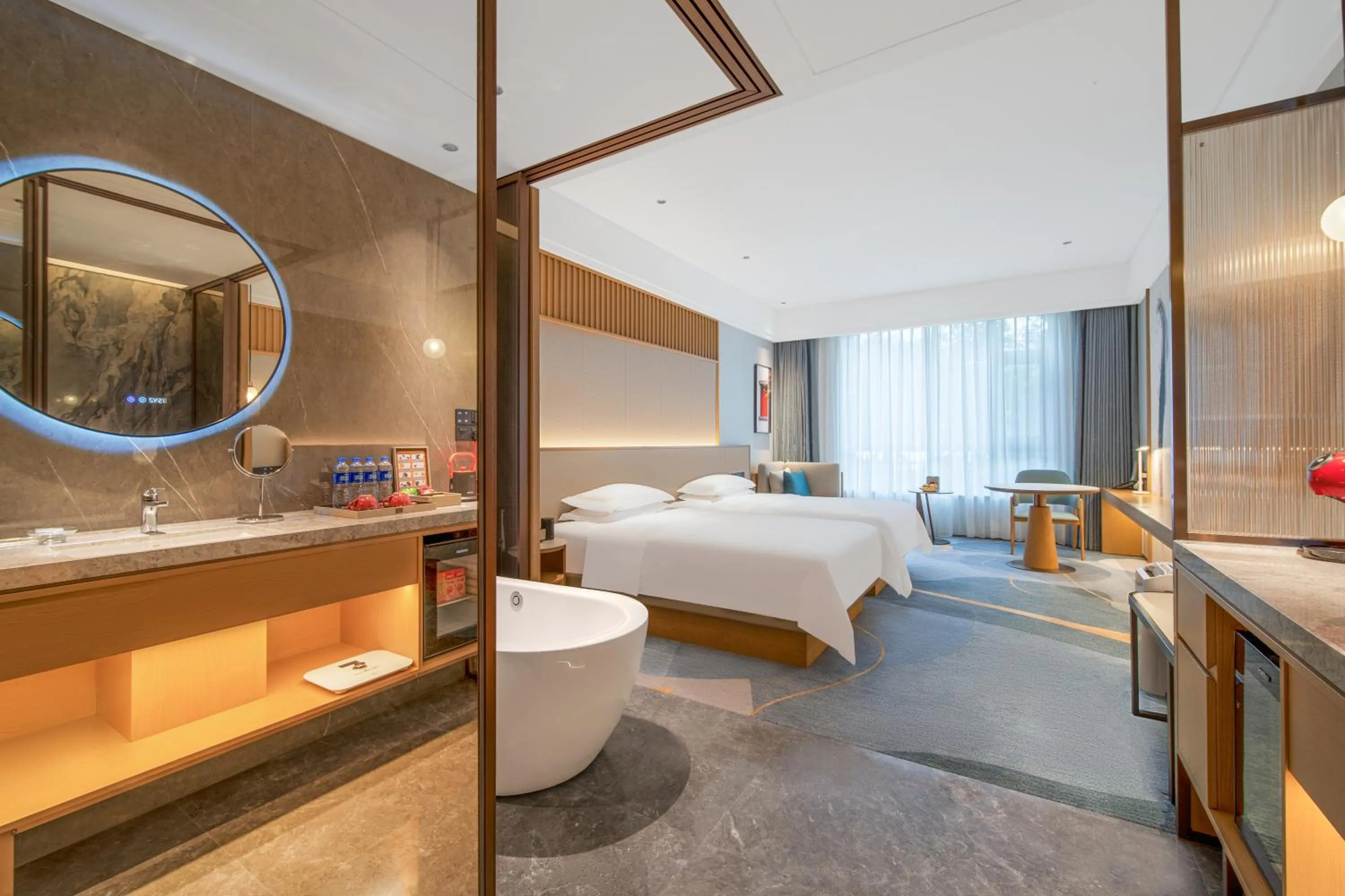 Photo of the whole room, Bed in Suzhou Tongli Lake View Hotel