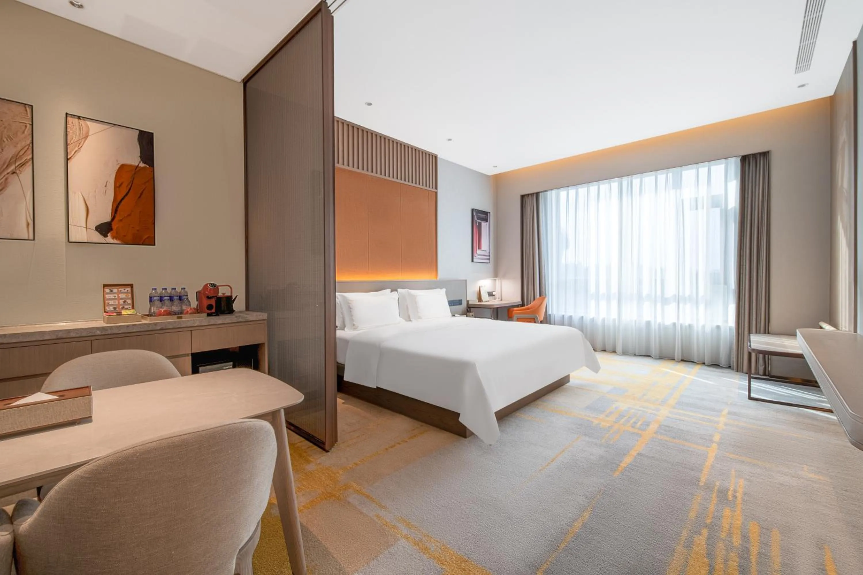 Photo of the whole room, Bed in Suzhou Tongli Lake View Hotel