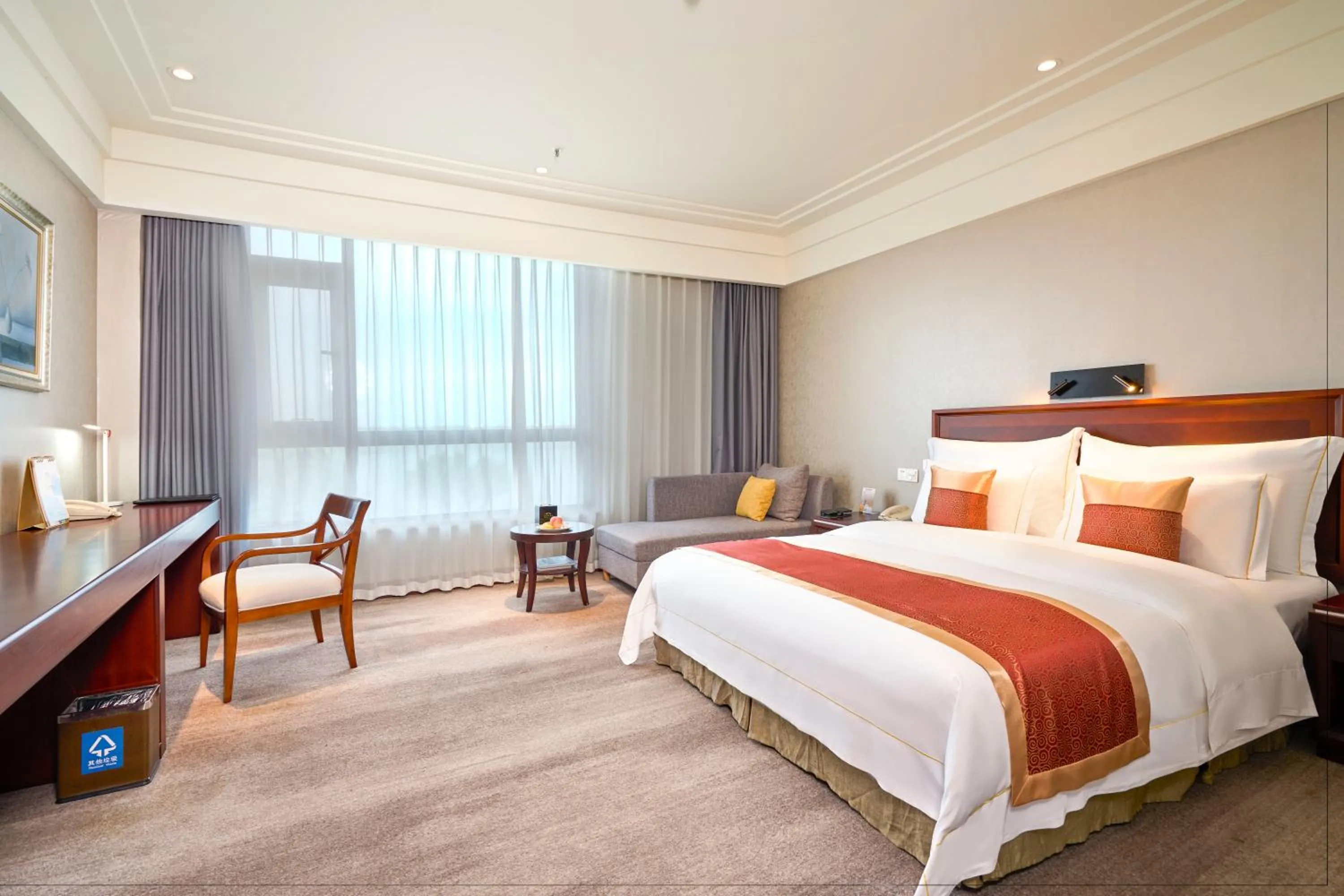 Bed in Suzhou Tongli Lake View Hotel