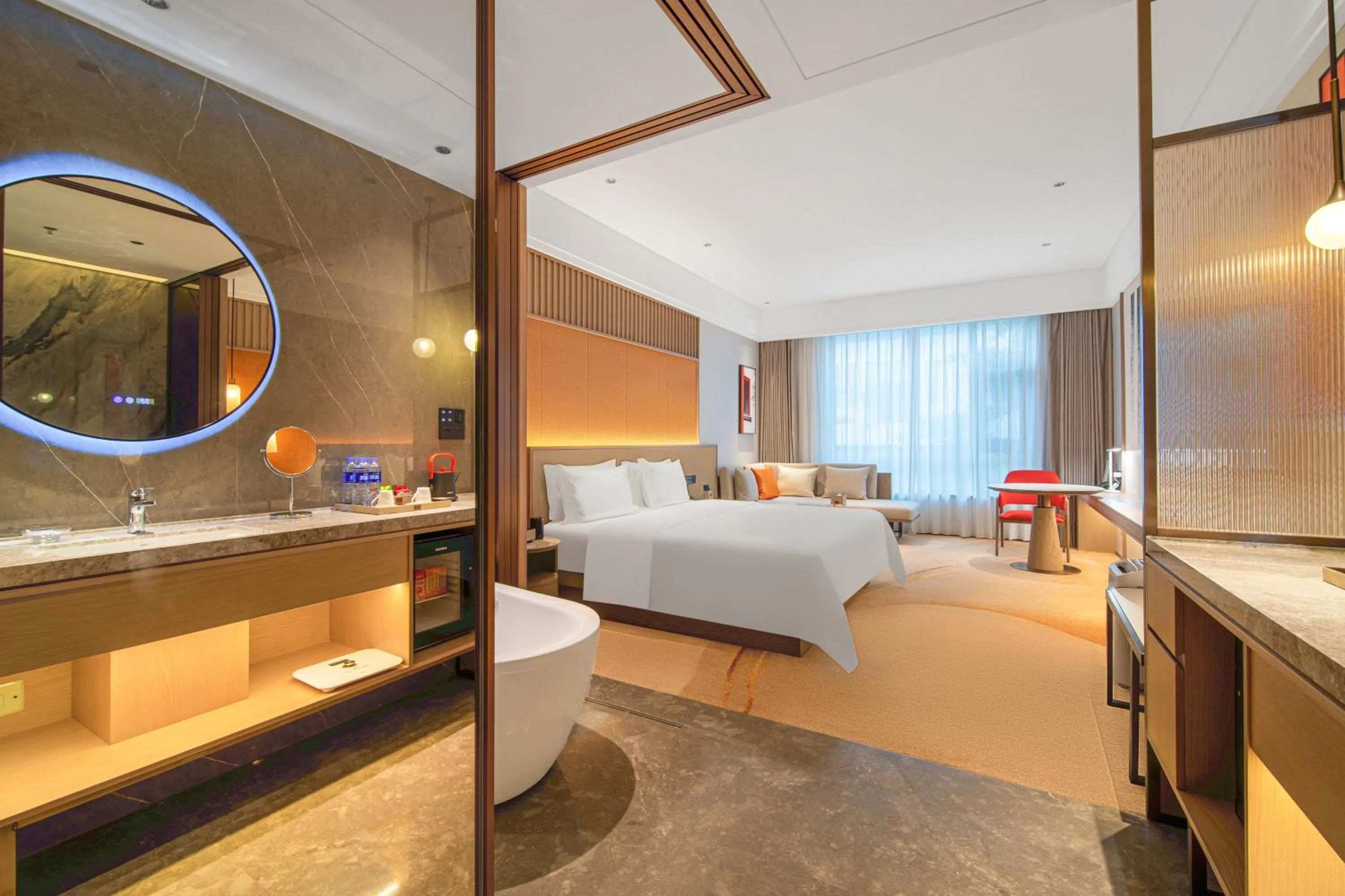 Photo of the whole room, Bed in Suzhou Tongli Lake View Hotel