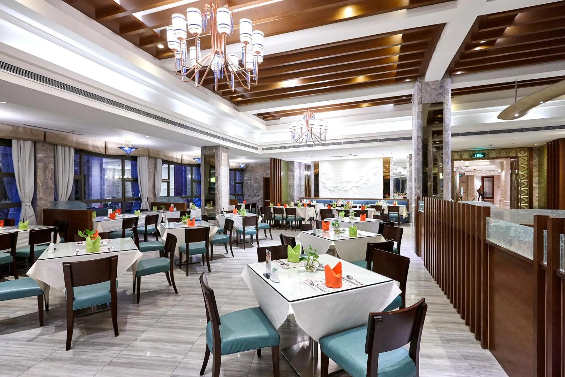 Buffet breakfast in Suzhou Tongli Lake View Hotel