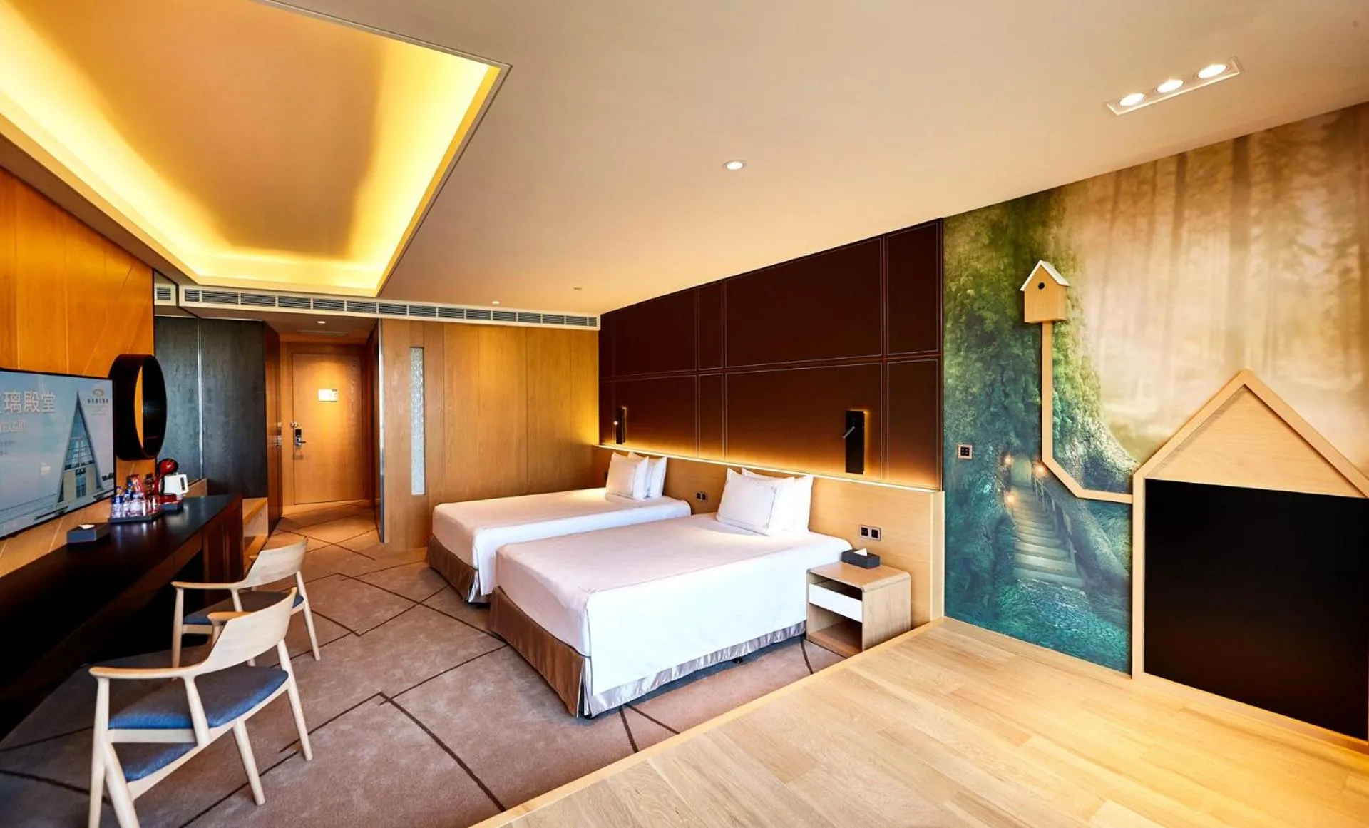 Photo of the whole room, Bed in Suzhou Tongli Lake View Hotel