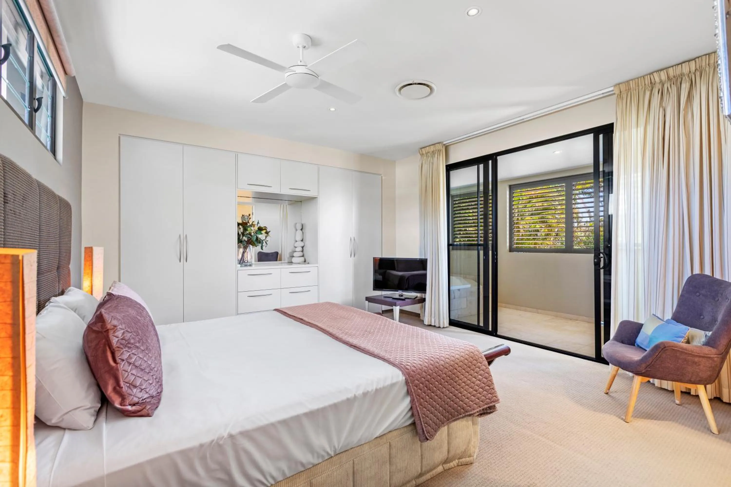 Bed in Noosa Village River Resort