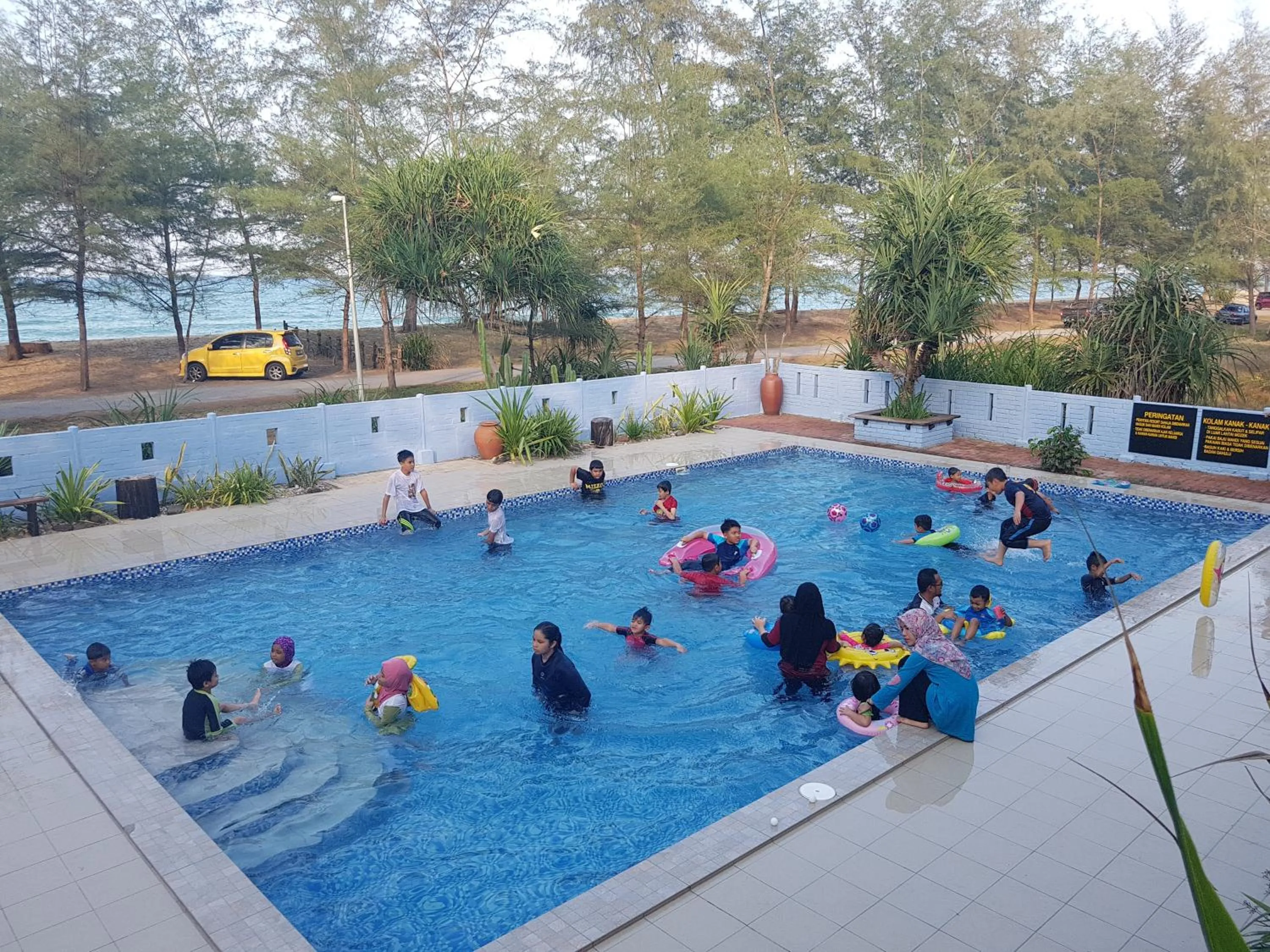 Pandan Laut Beach Resort