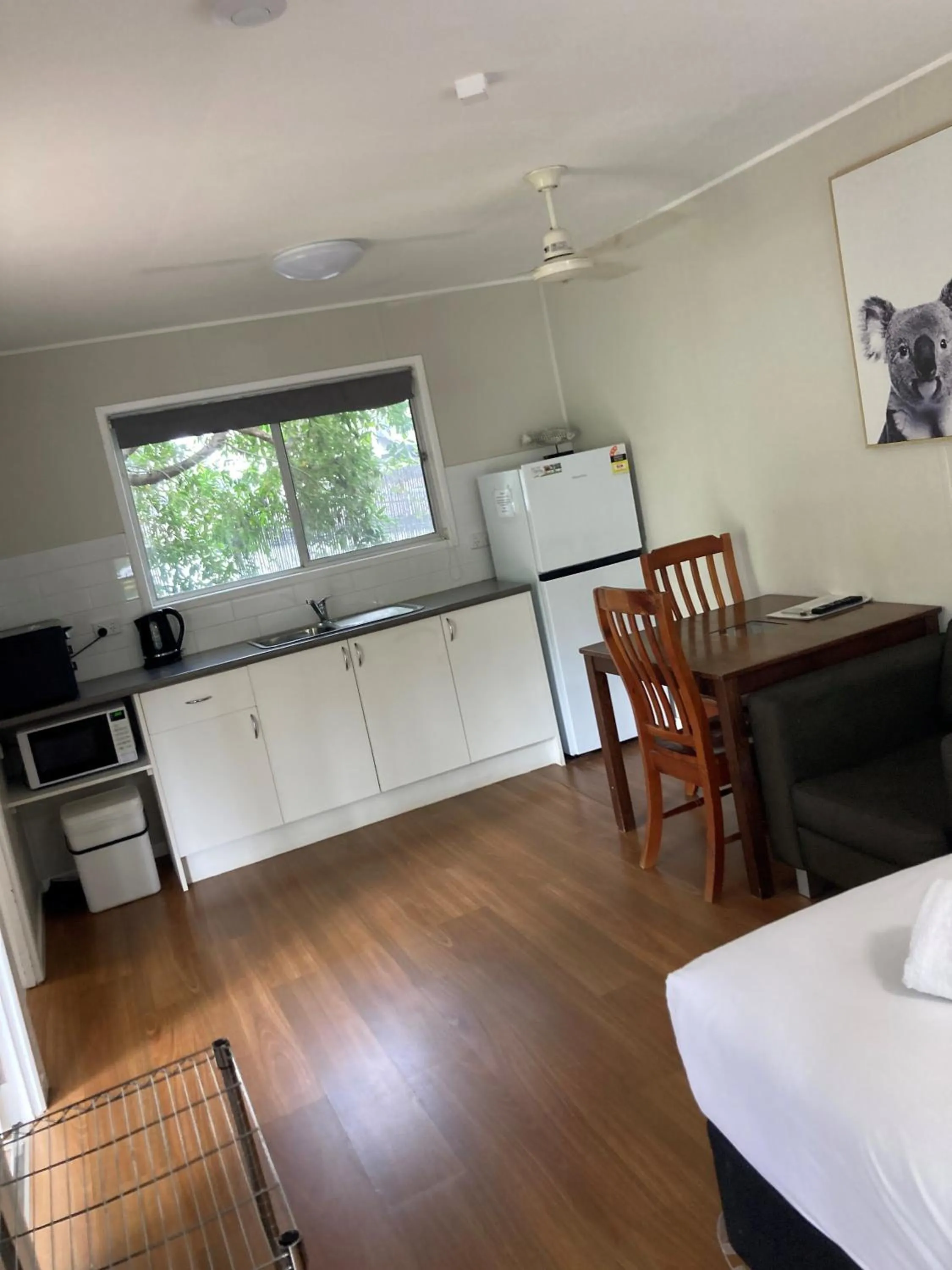 TV and multimedia in Bush Village Holiday Cabins