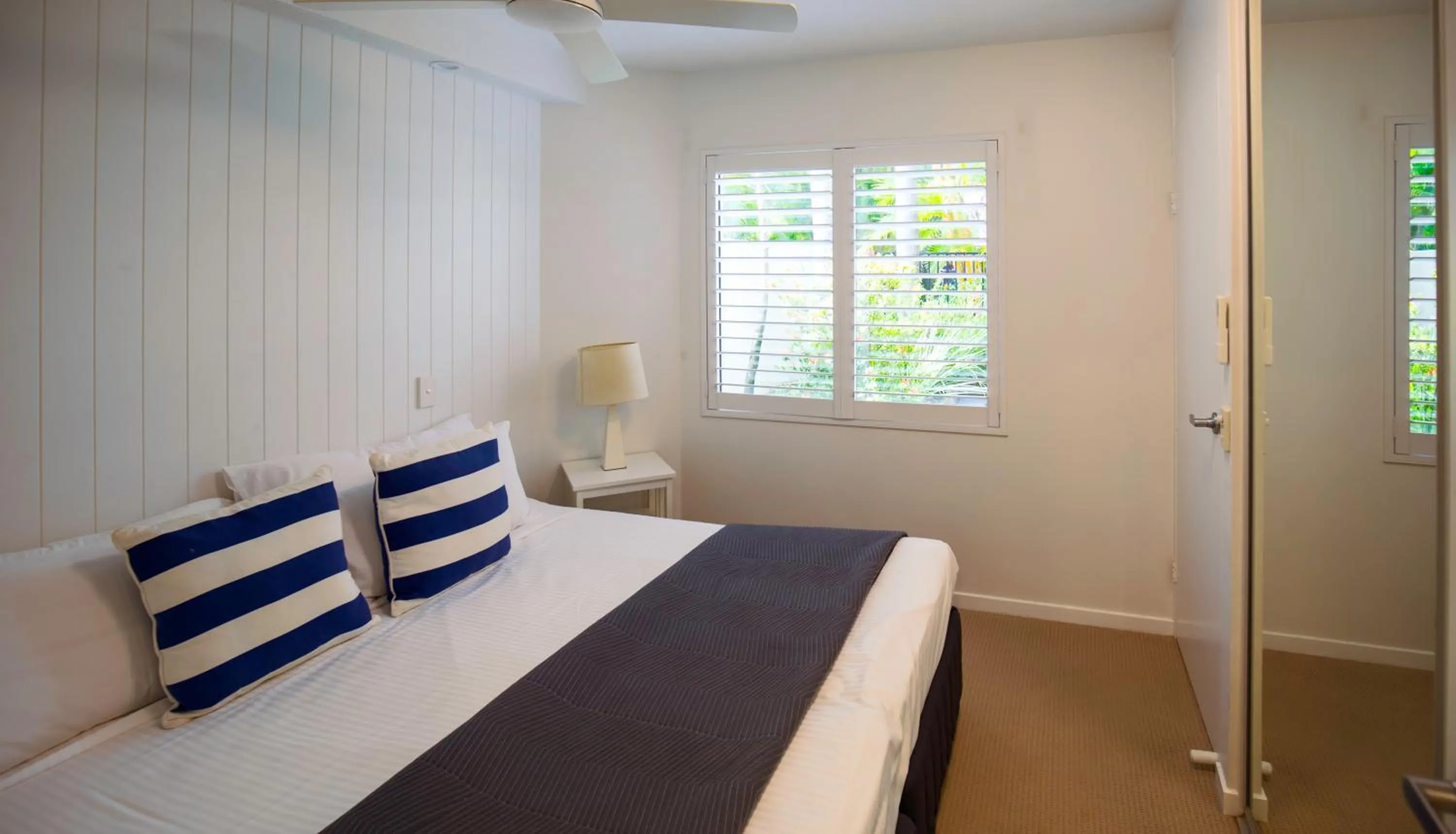 Bedroom, Bed in Ocean Breeze Resort