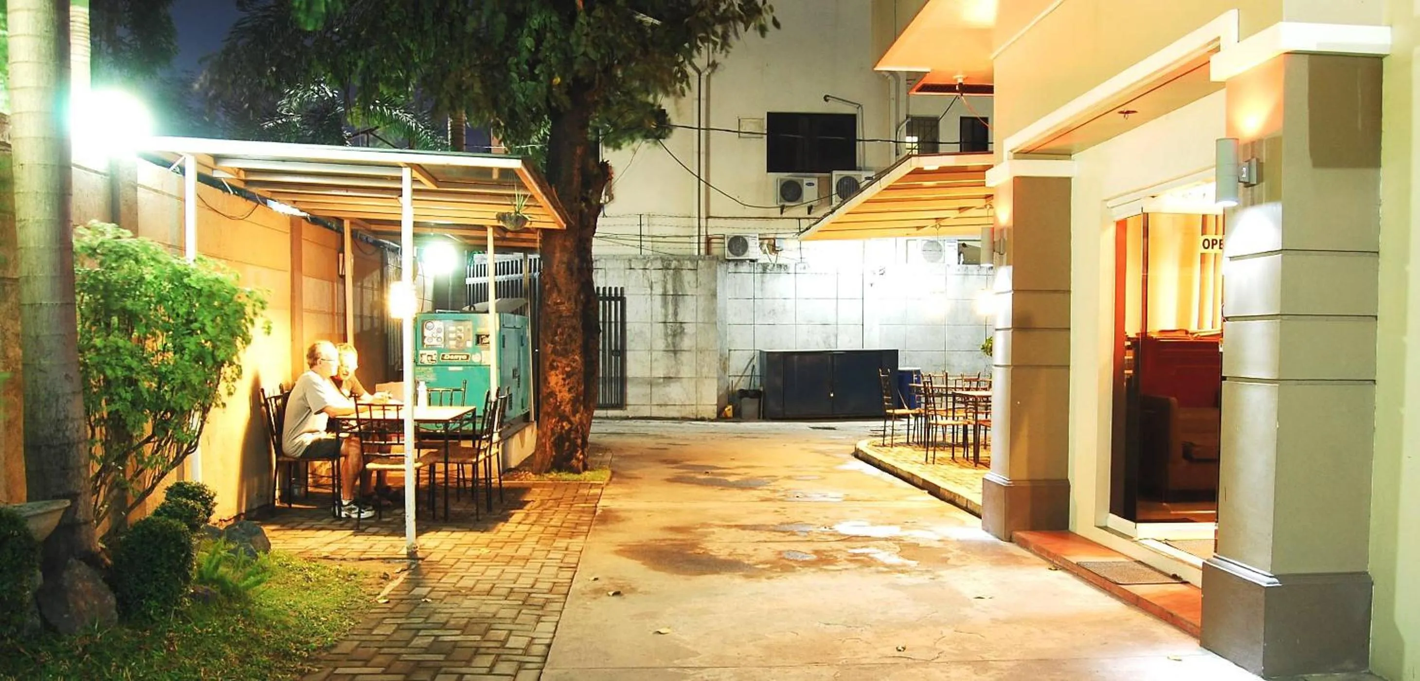 Patio in Rumi Apartelle Hotel