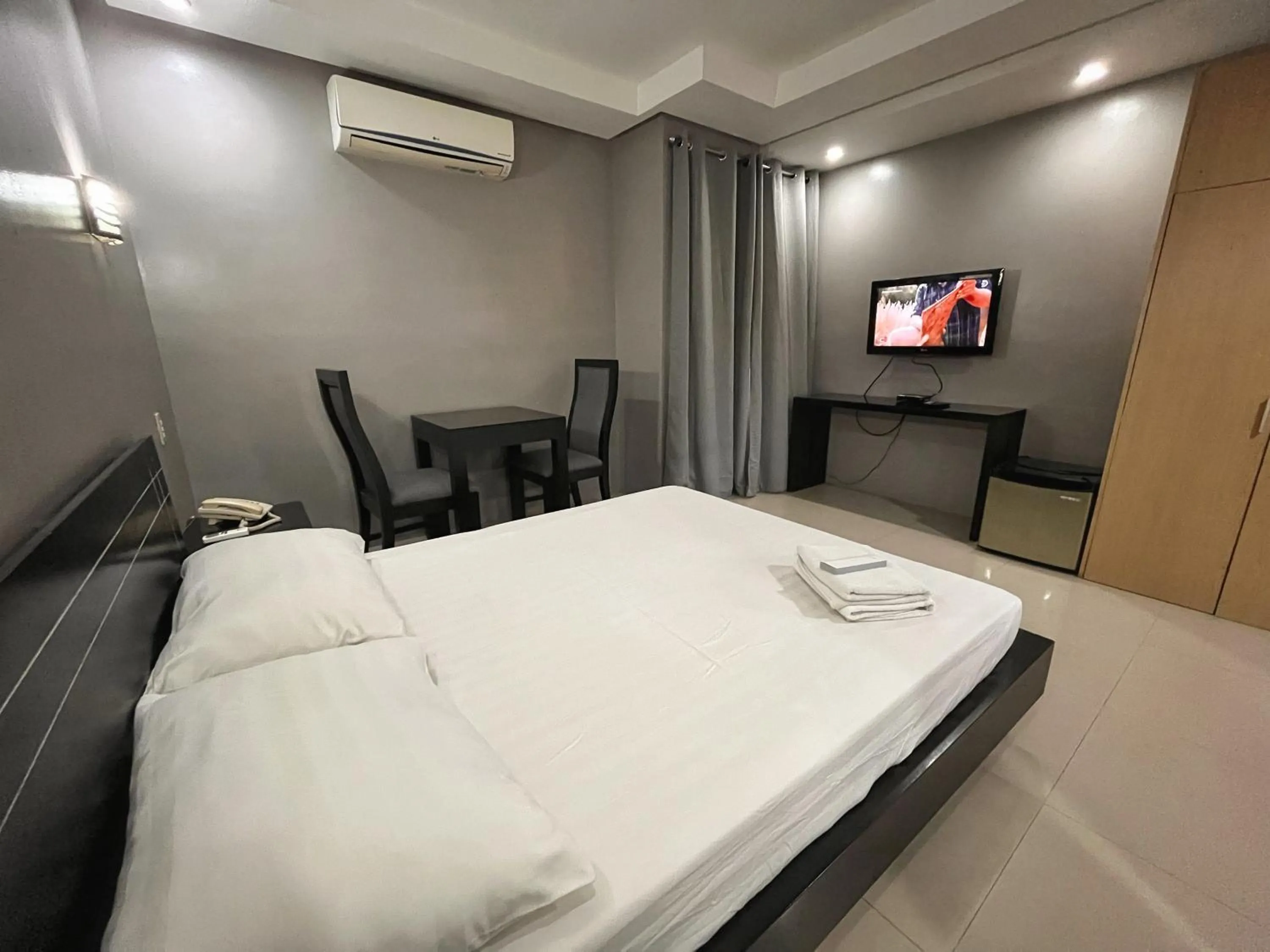 Photo of the whole room in Rumi Apartelle Hotel