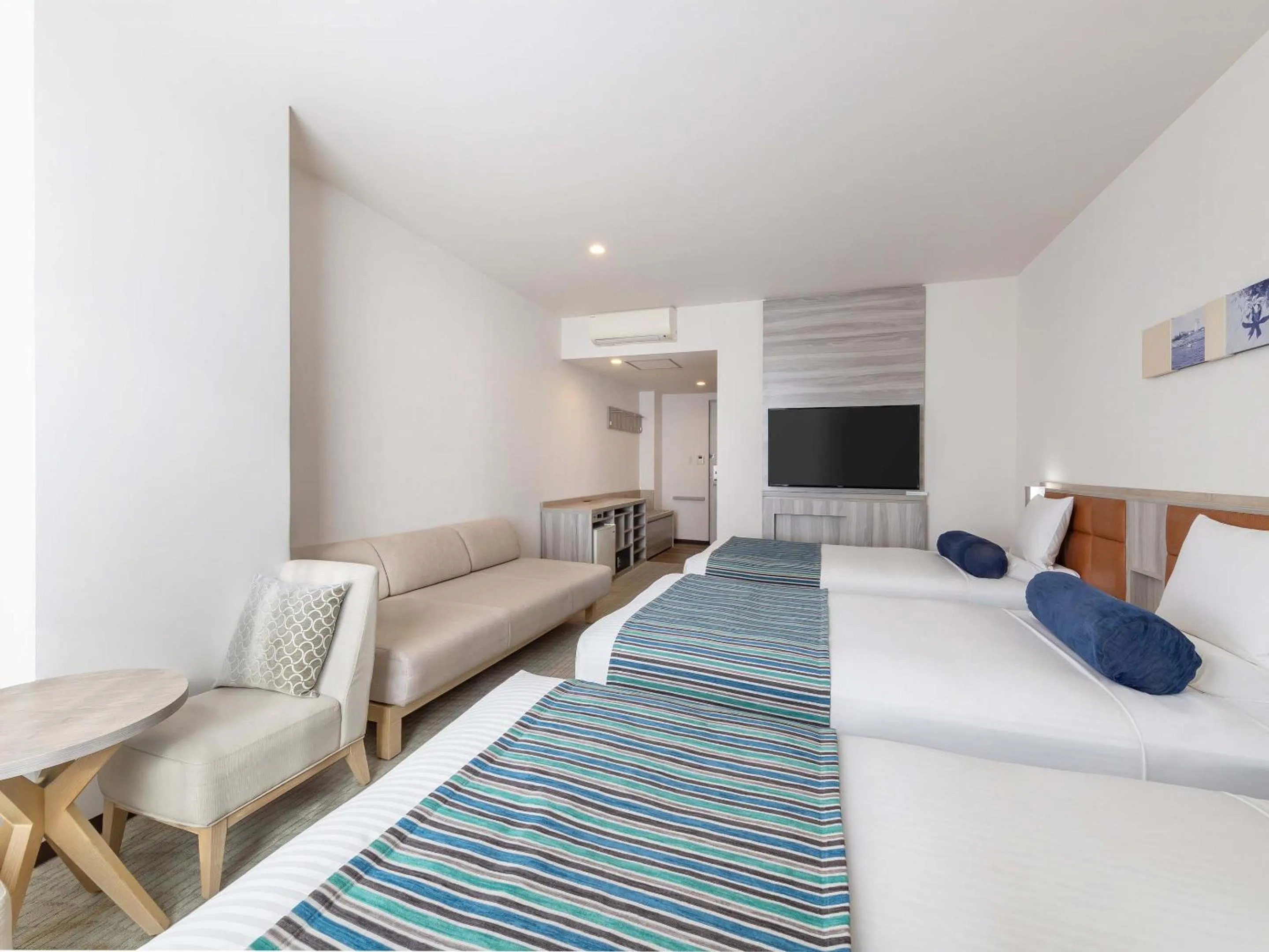 Bed in Shirahama Ocean Resort