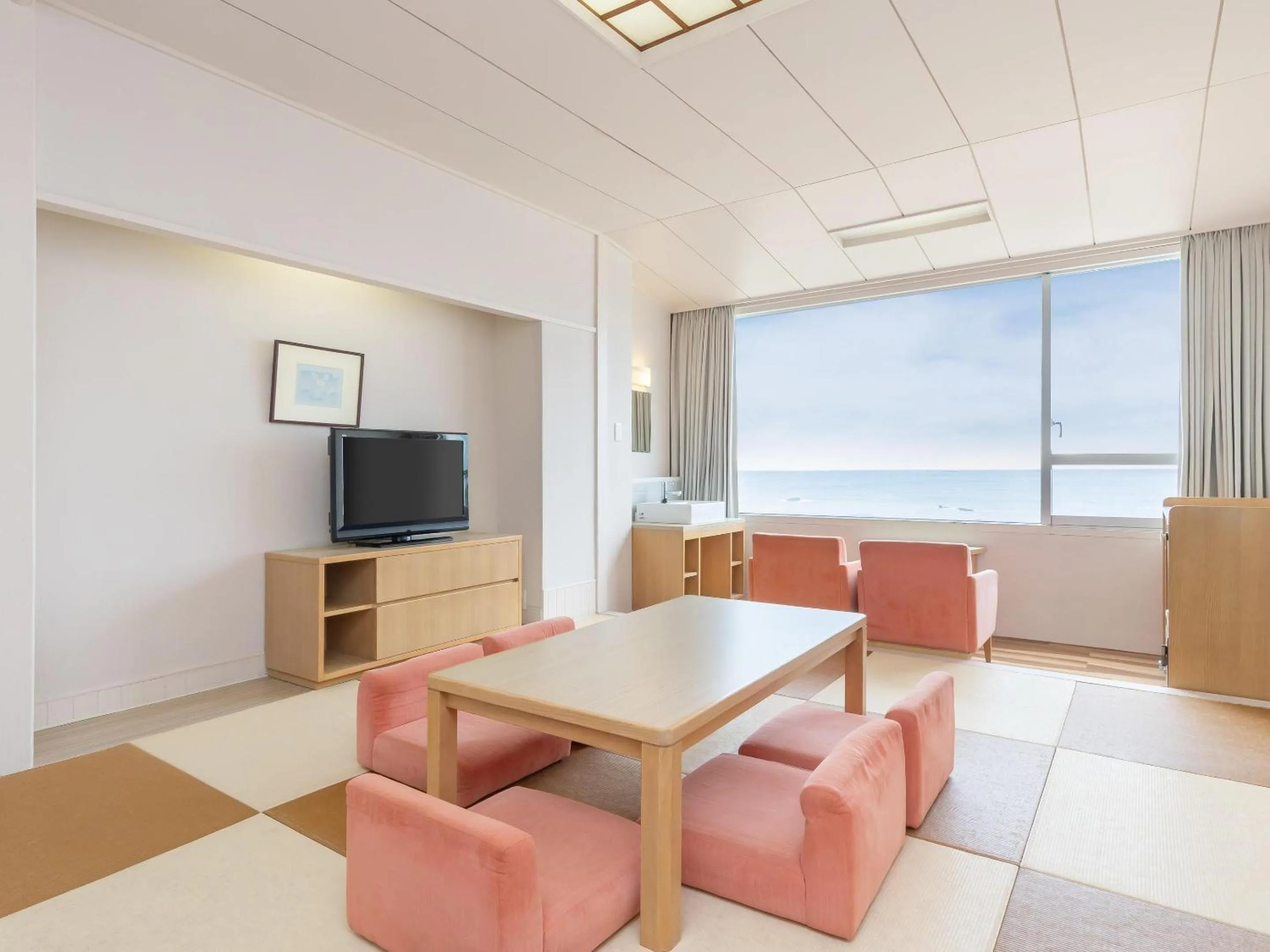 Photo of the whole room in Shirahama Ocean Resort