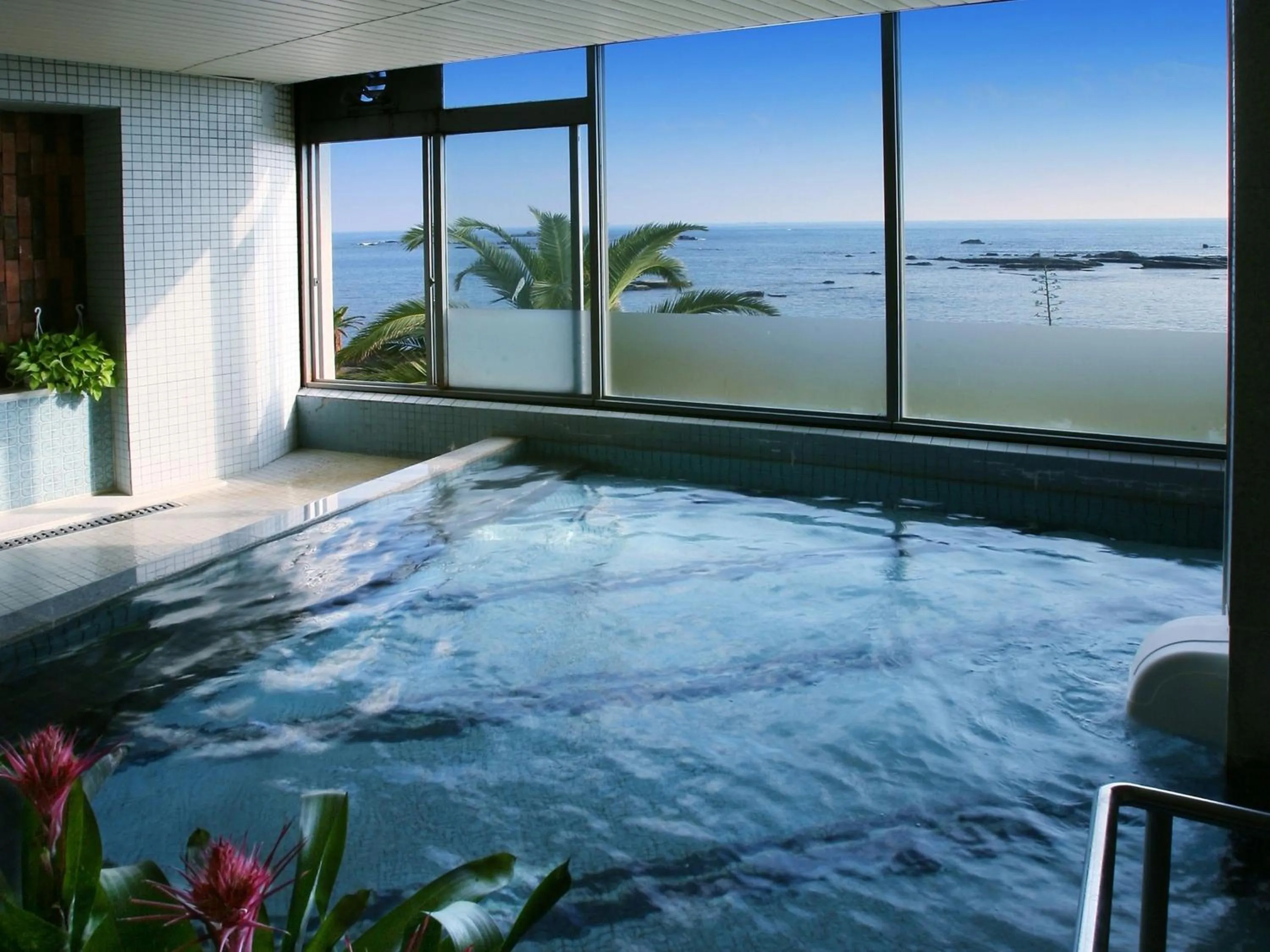 Hot Spring Bath in Shirahama Ocean Resort