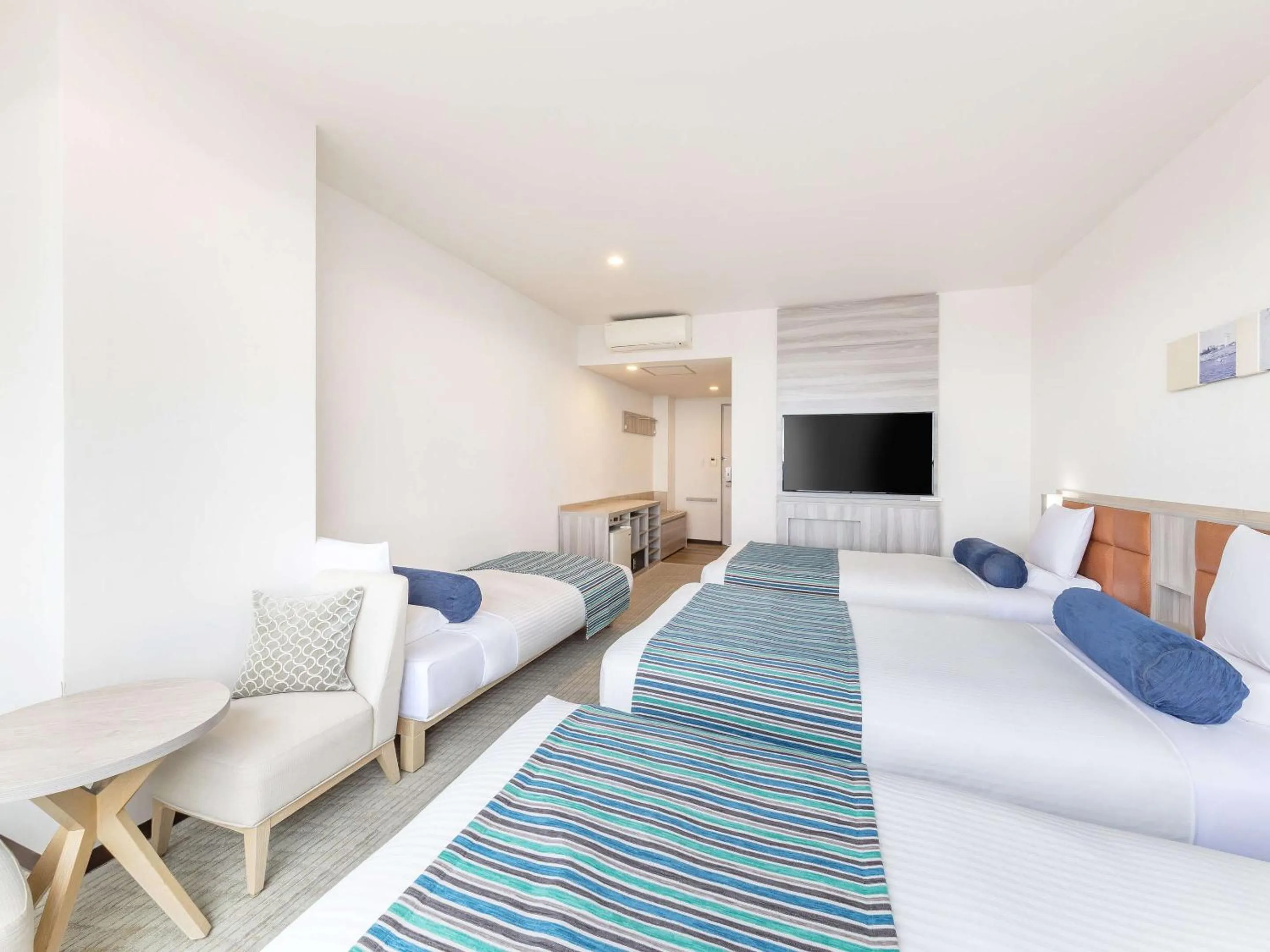 Bed in Shirahama Ocean Resort