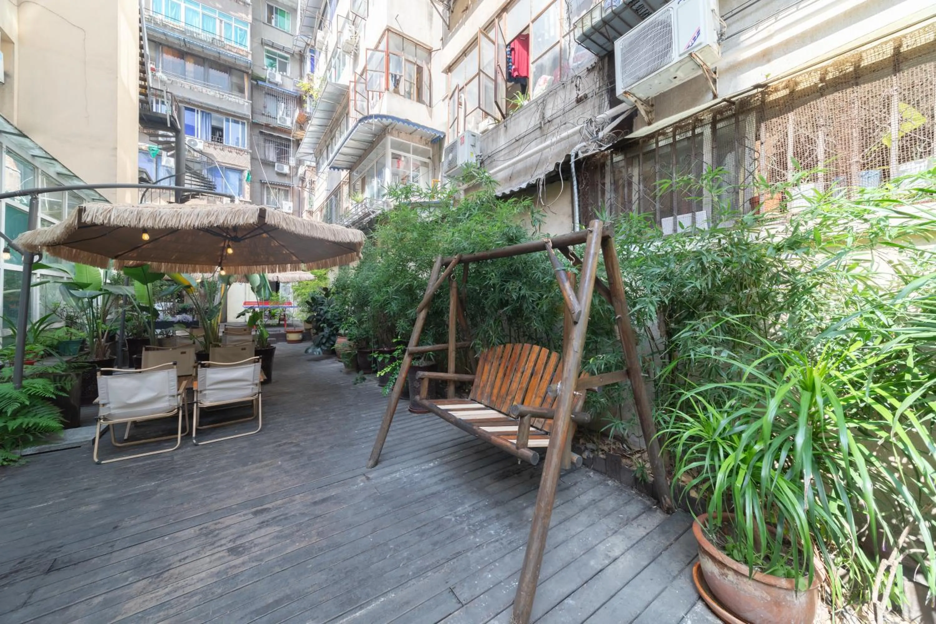 Garden in Nova Traveller's Lodge