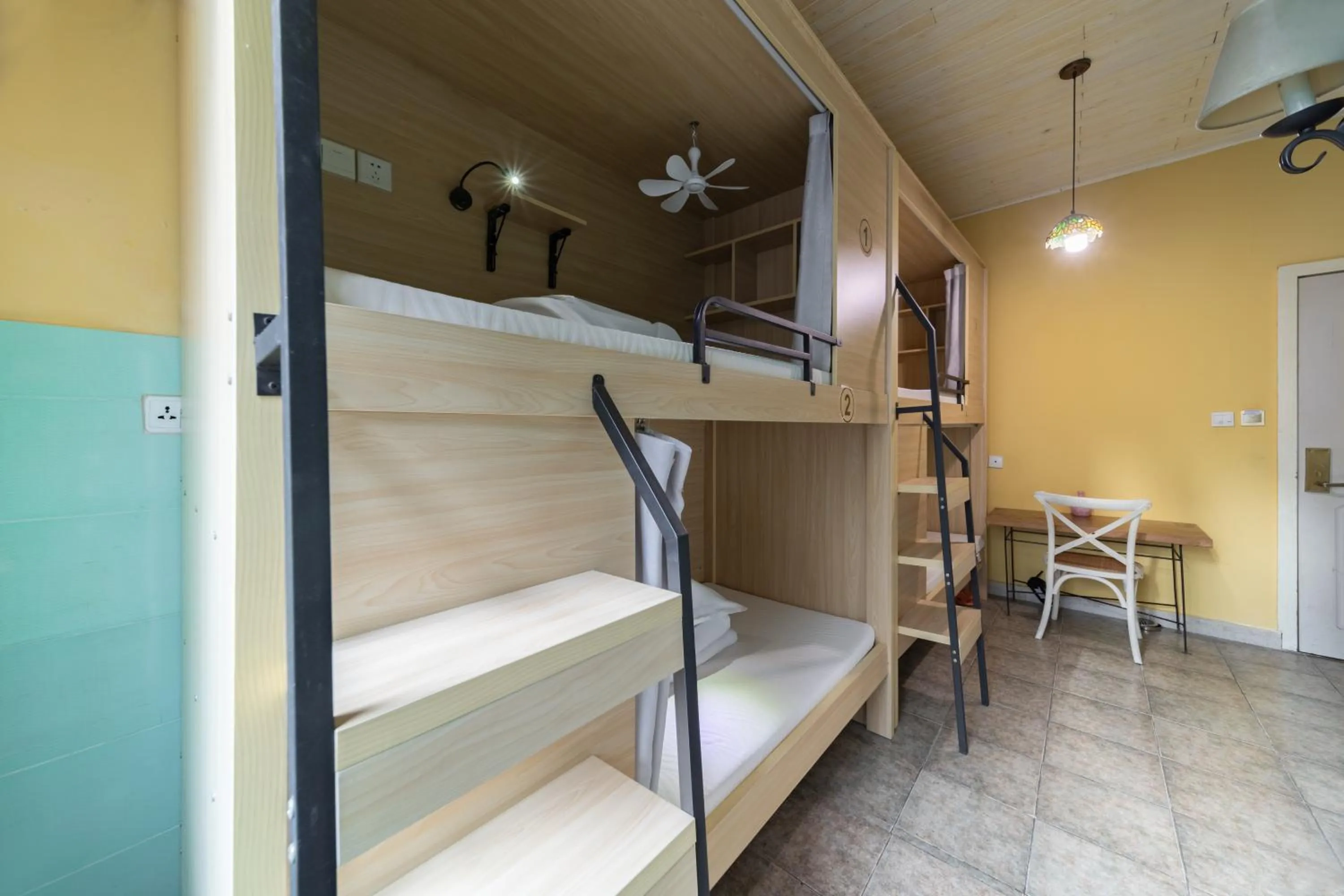 bunk bed, Bed in Nova Traveller's Lodge