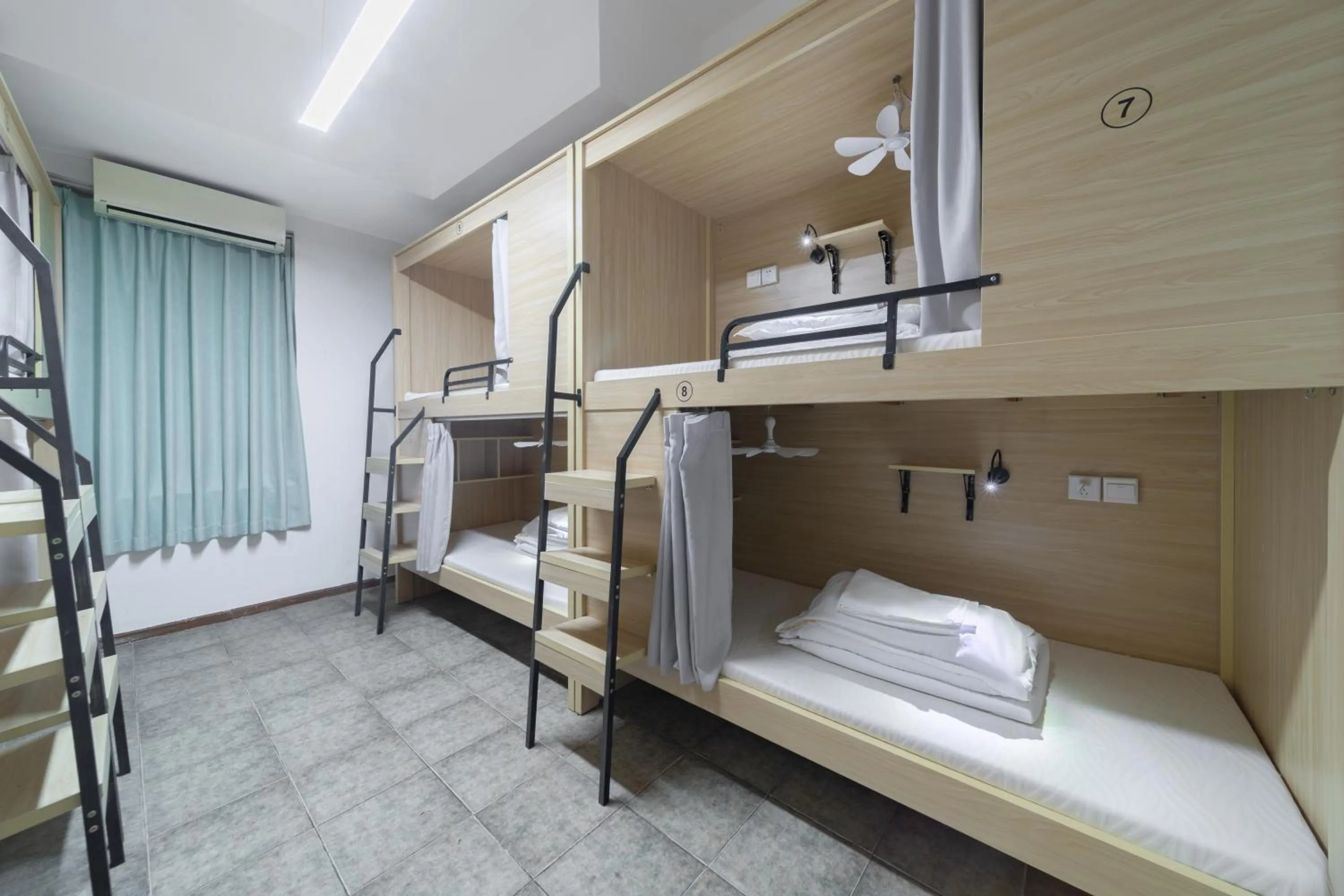 Bedroom, Bed in Nova Traveller's Lodge