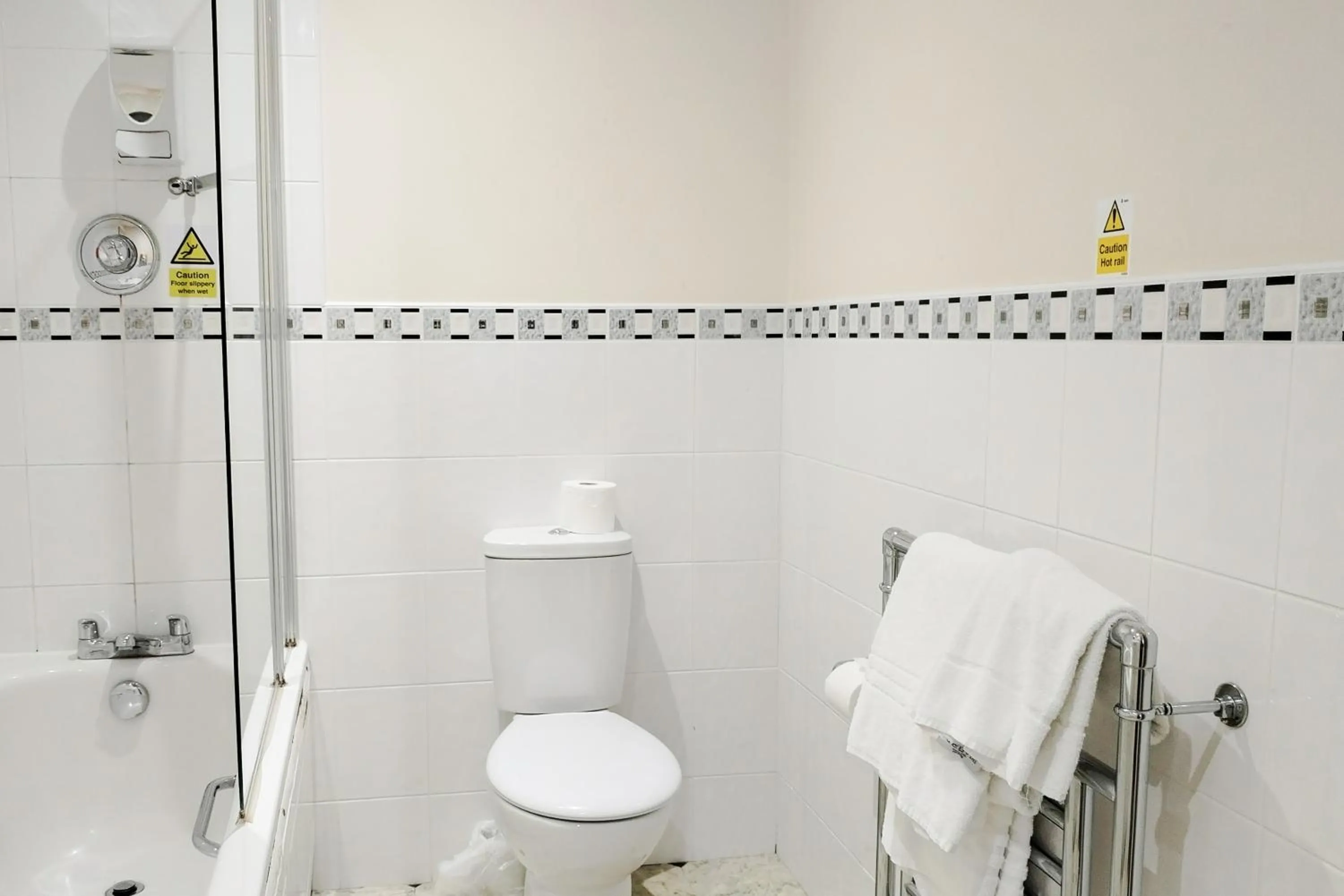 Bathroom in The Northwick Arms Hotel