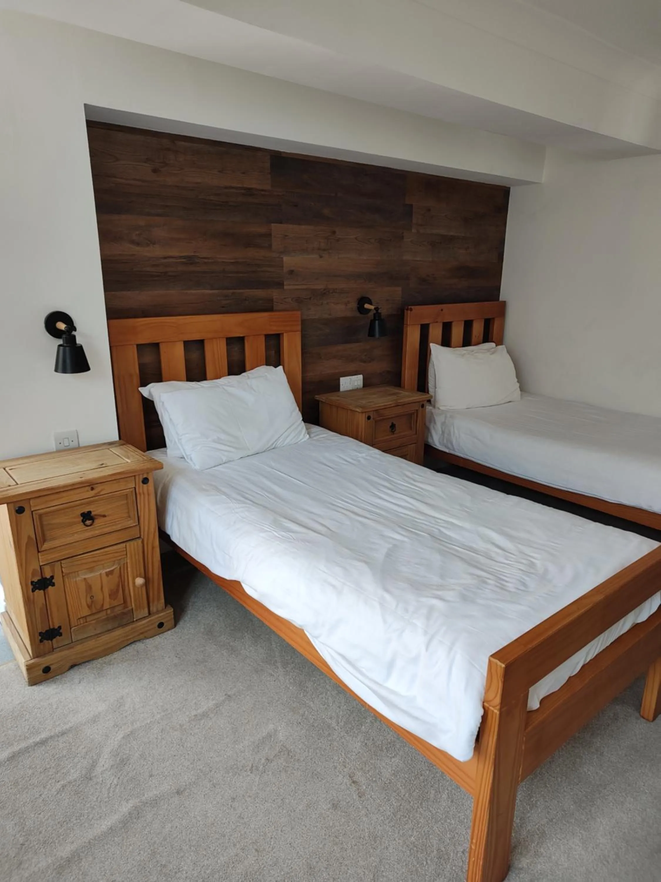Bedroom, Bed in The Northwick Arms Hotel