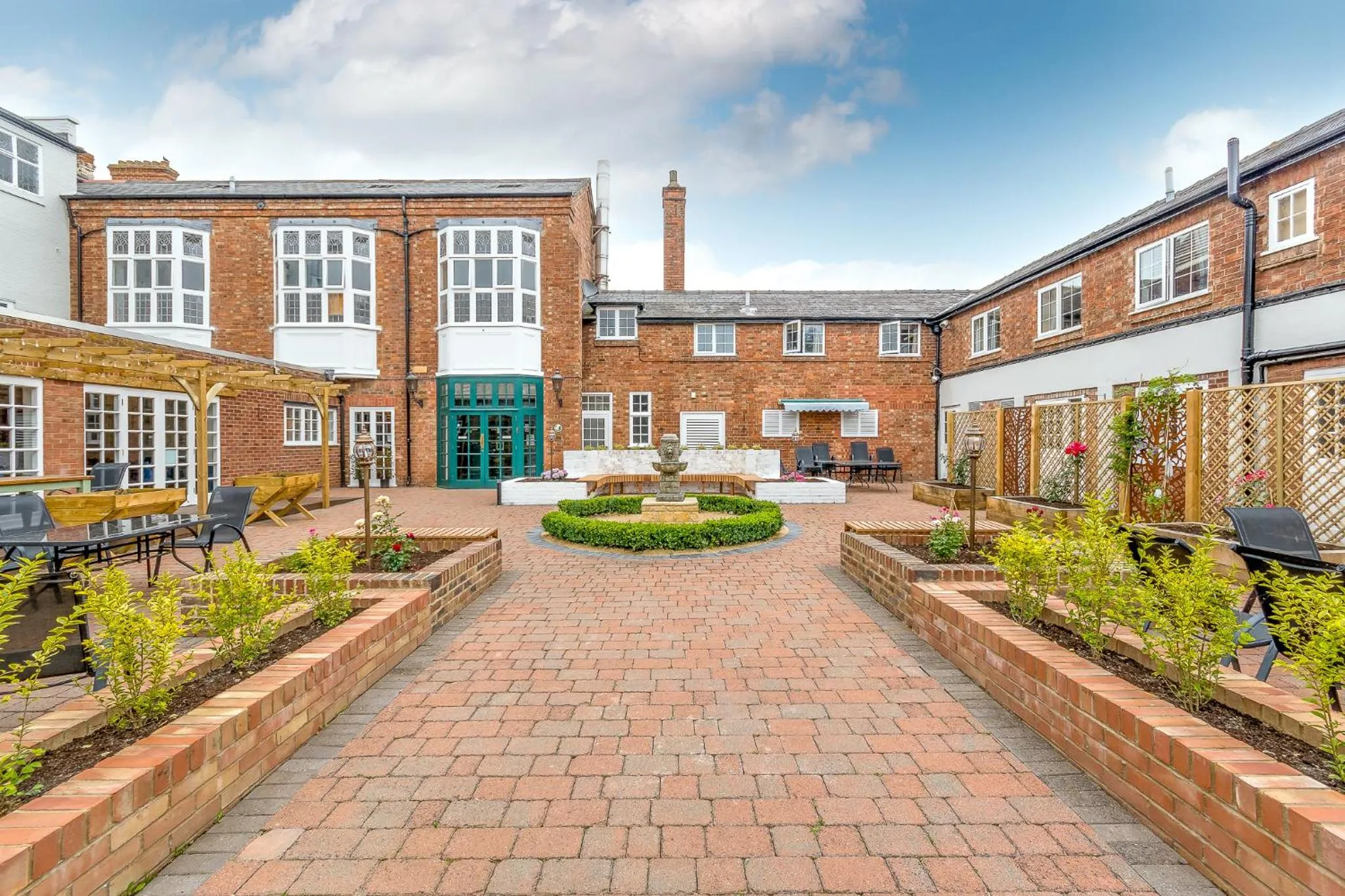 Inner courtyard view in The Northwick Arms Hotel