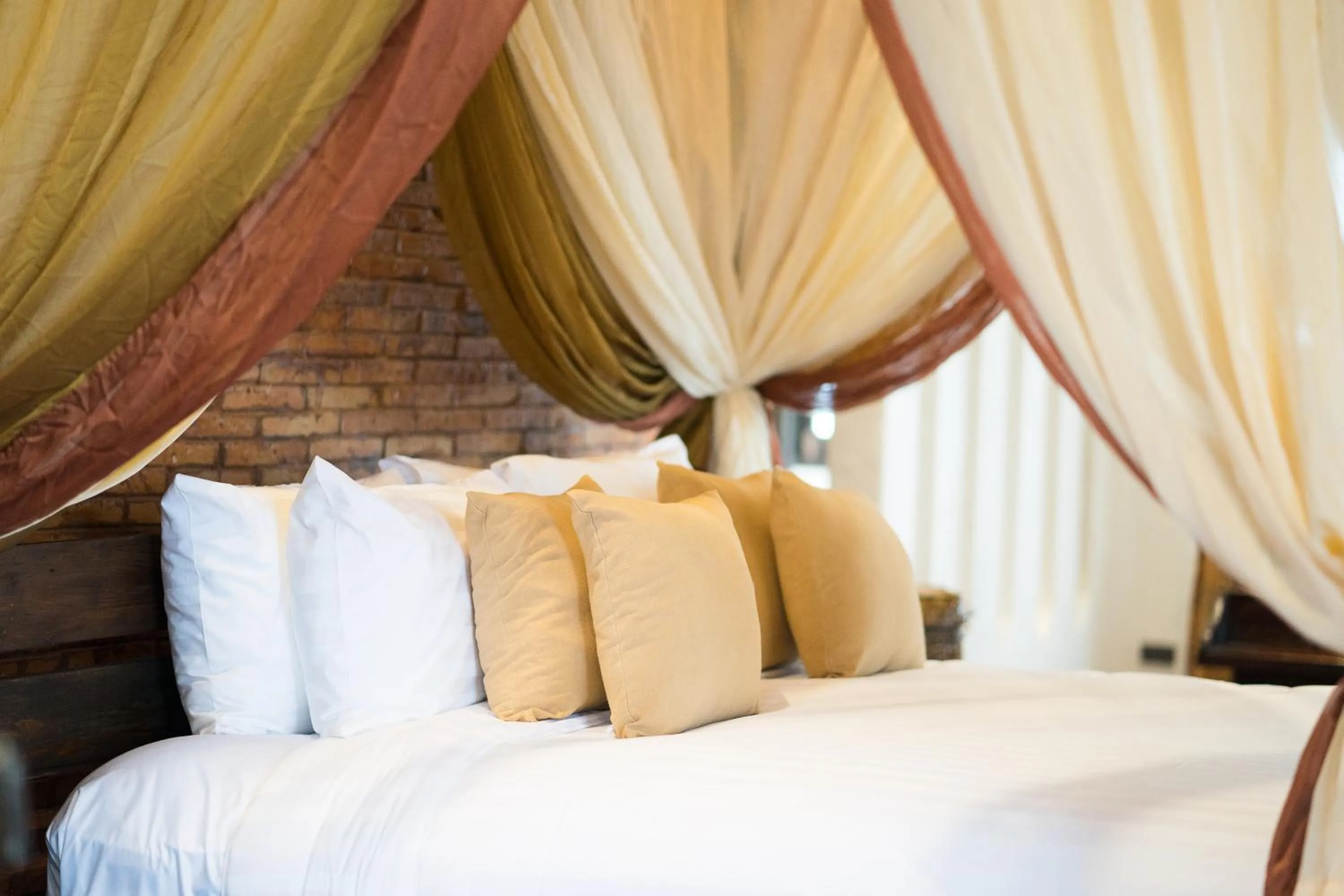 Bed in Shinnabhura Historic Boutique Hotel