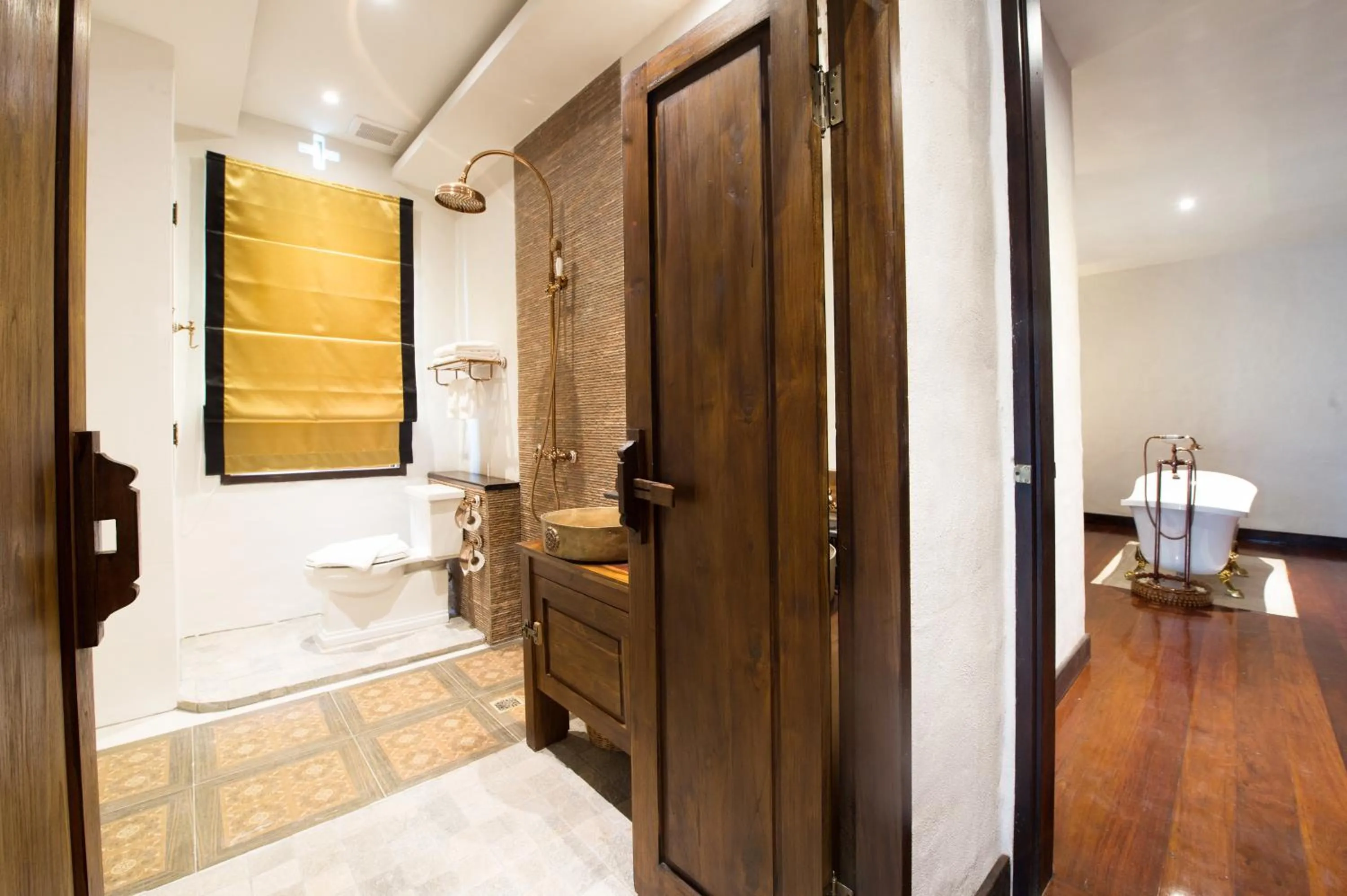 Shower in Shinnabhura Historic Boutique Hotel