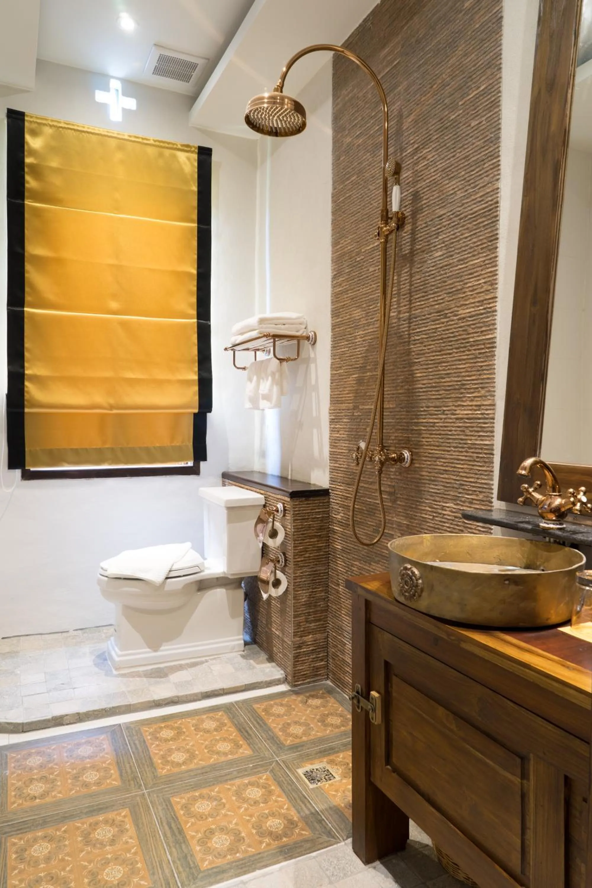 Shower in Shinnabhura Historic Boutique Hotel