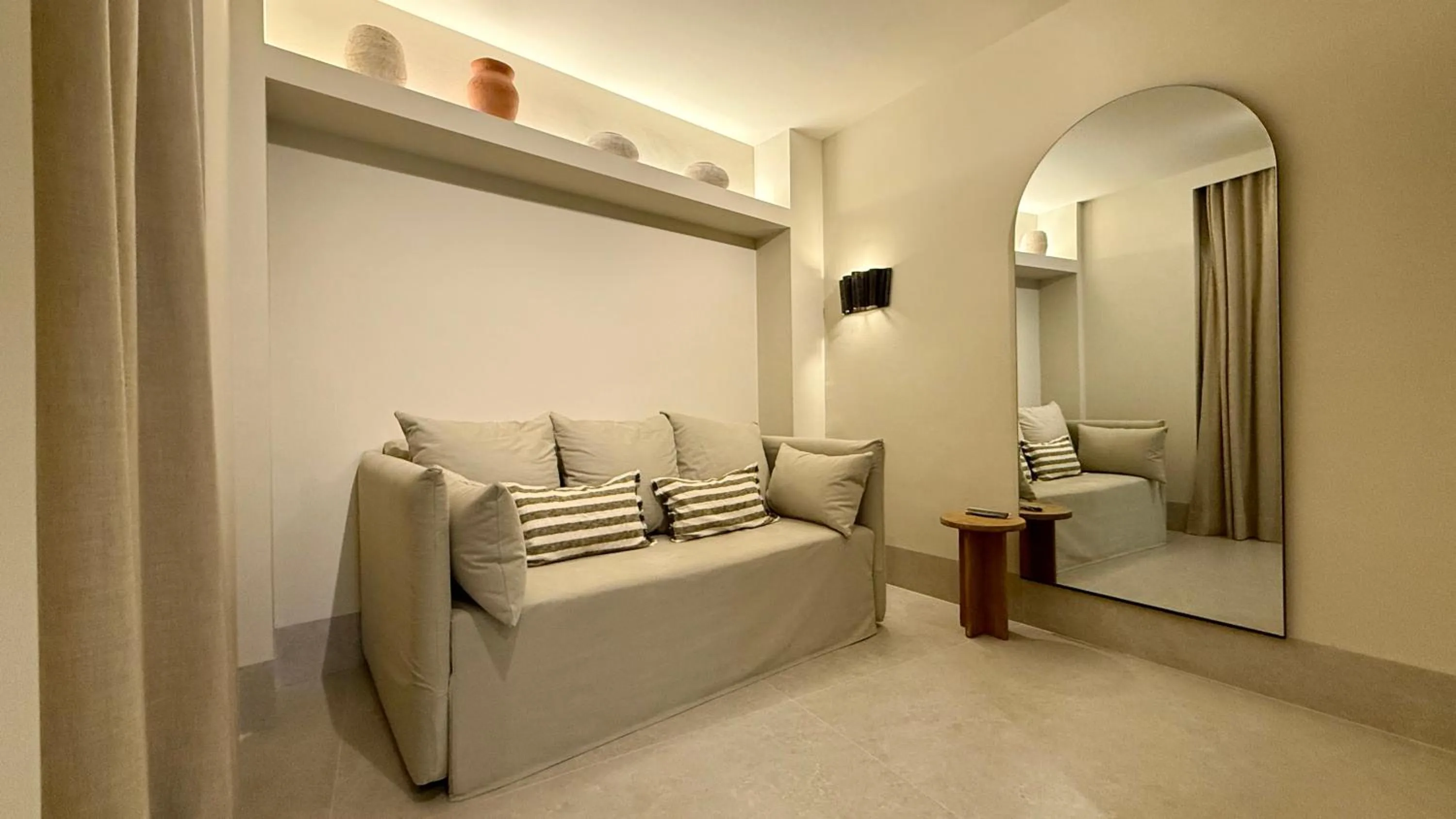 Bed in Cosy Rooms Tapinería