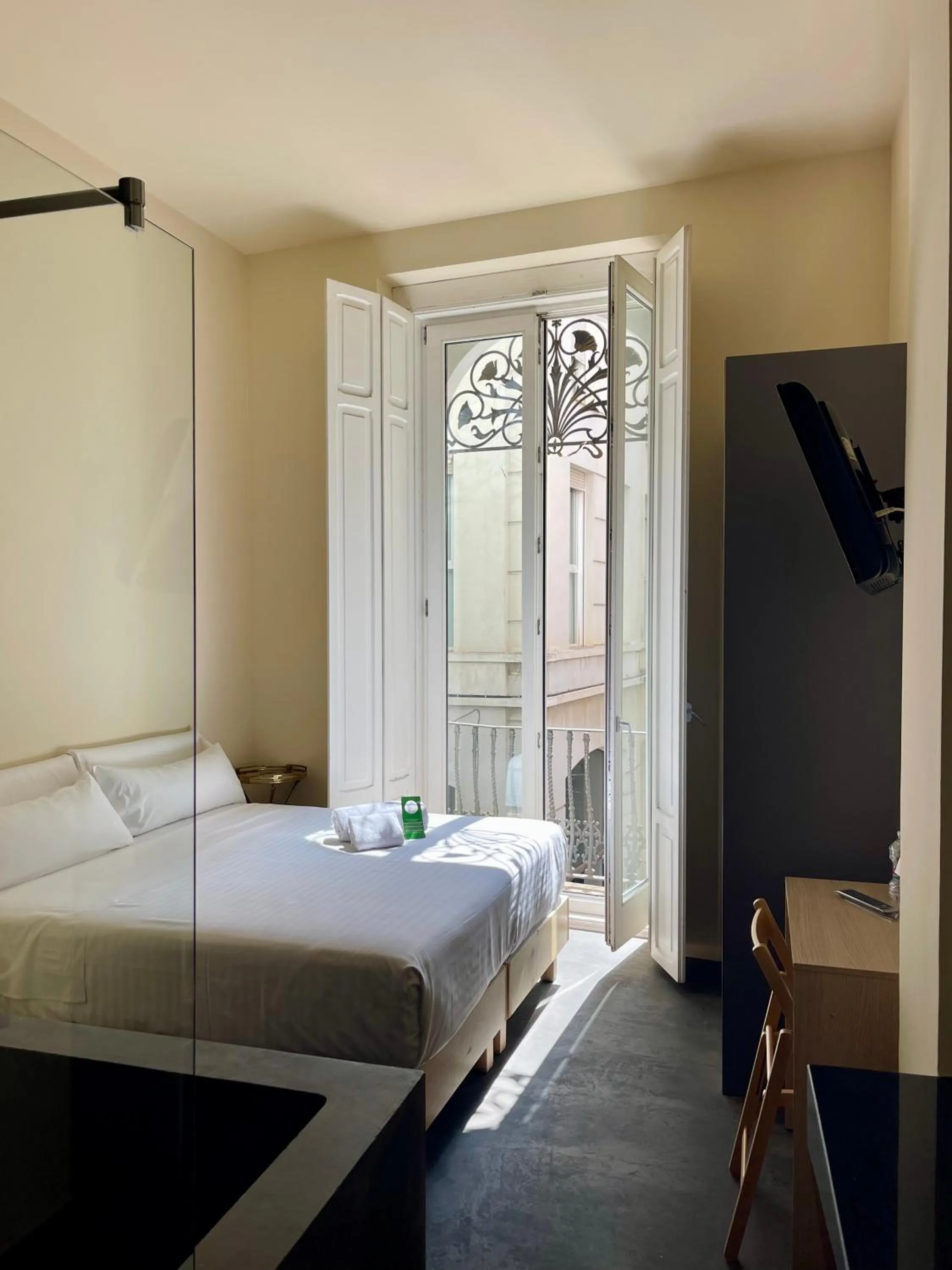 Bed in Cosy Rooms Tapinería