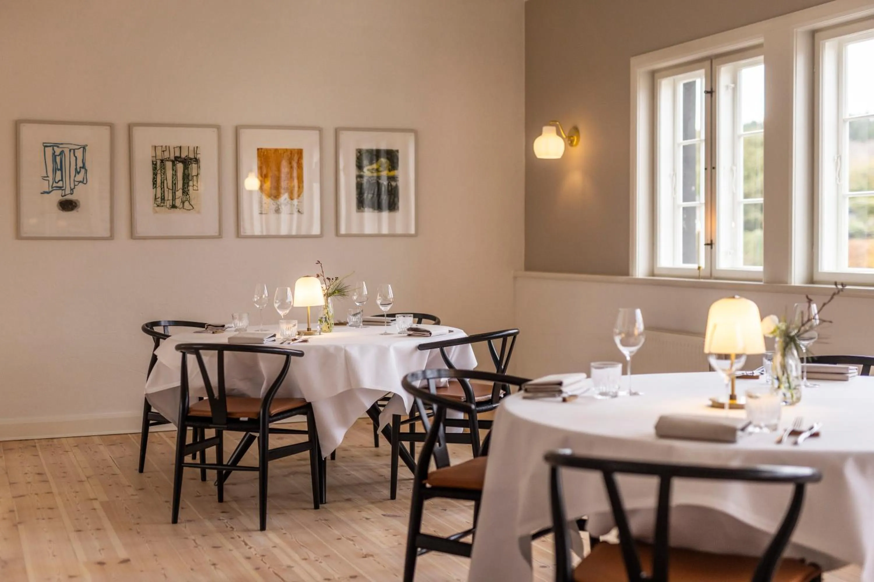 Restaurant/places to eat in Molskroen