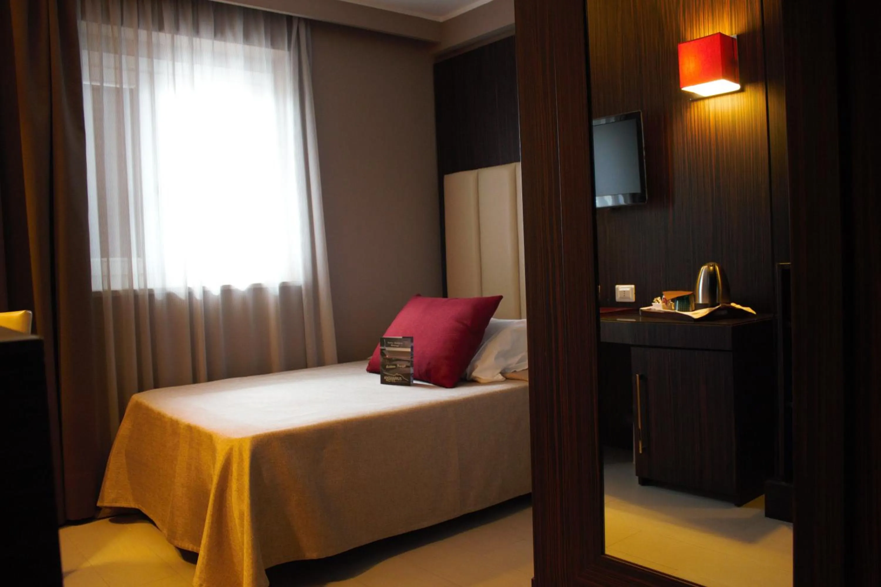 Photo of the whole room, Bed in Hotel Ansharius - Adults only