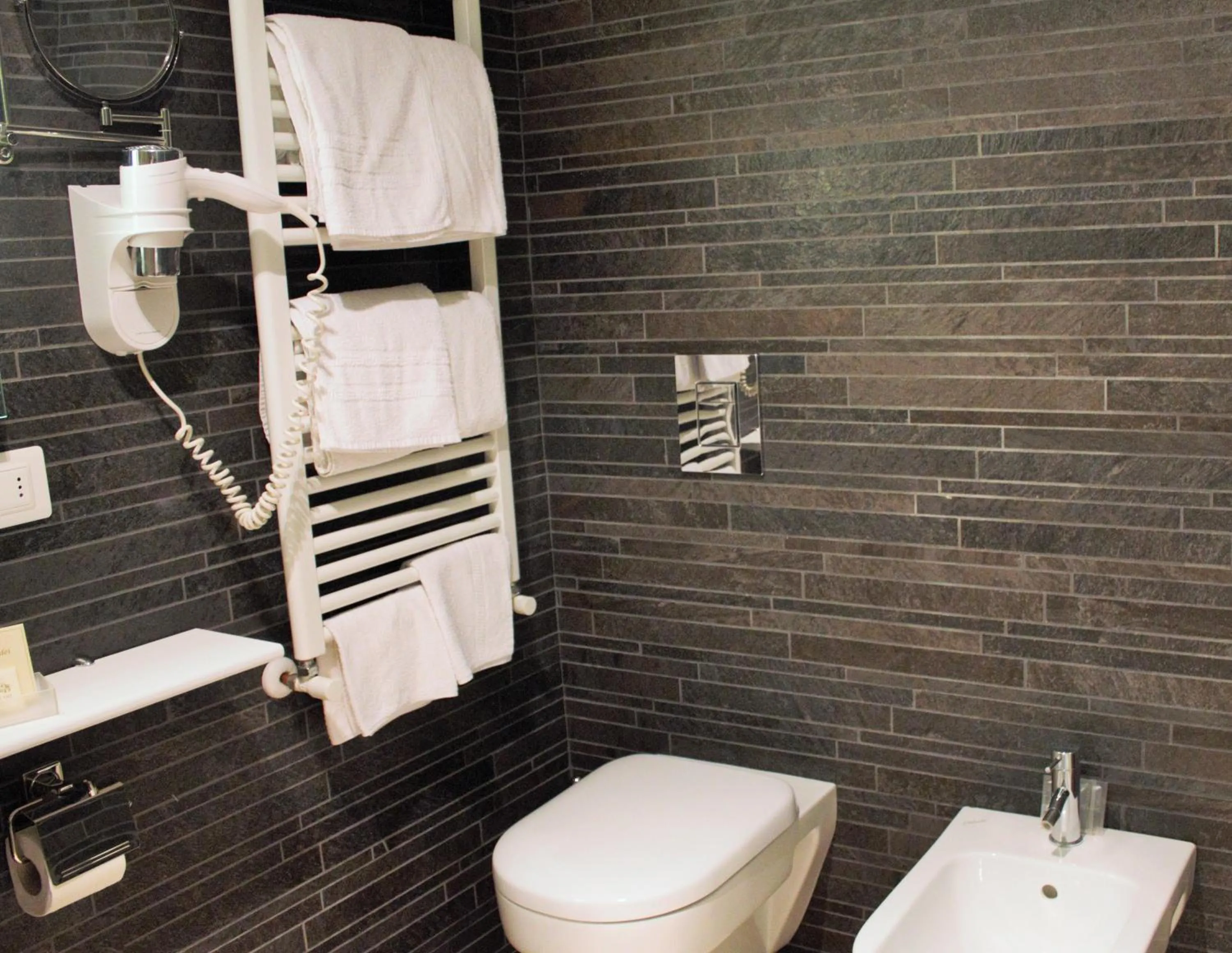 Toilet in Hotel Ansharius - Adults only