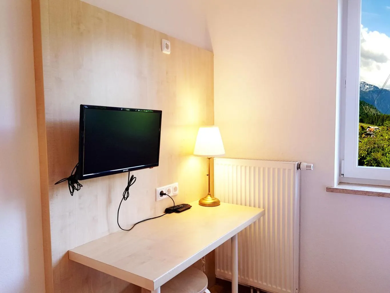 TV and multimedia in Aparthotel Pan Haus