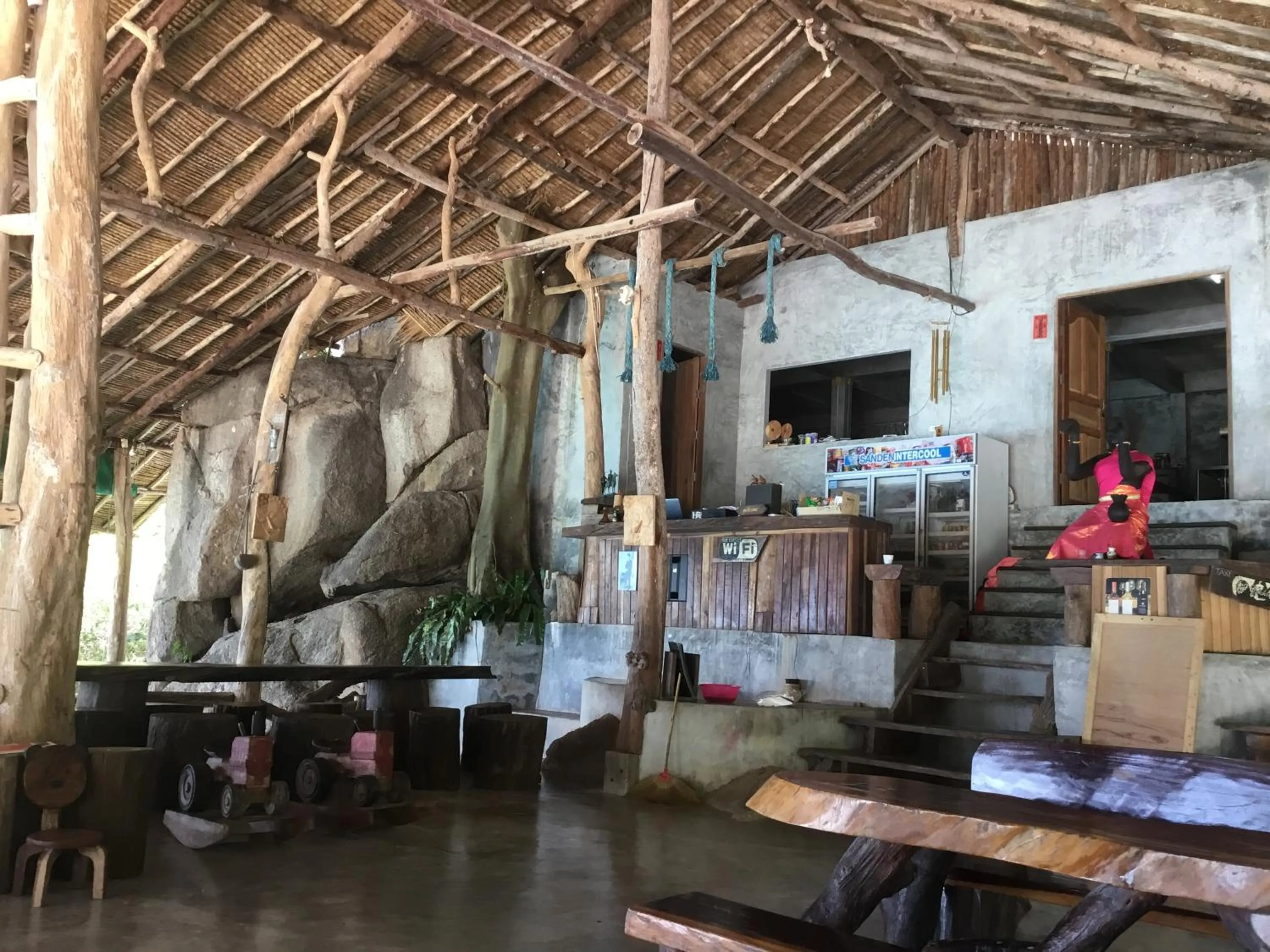 Restaurant/places to eat in Chabalay Resort