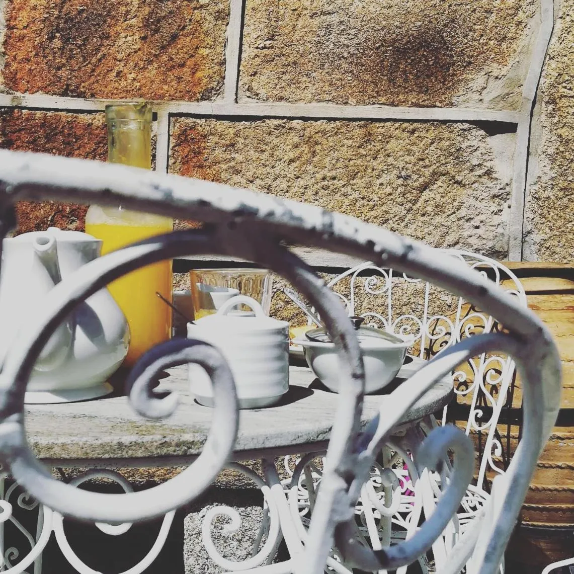 Drinks in Casa do Fundo - Sustainable & Ecotourism