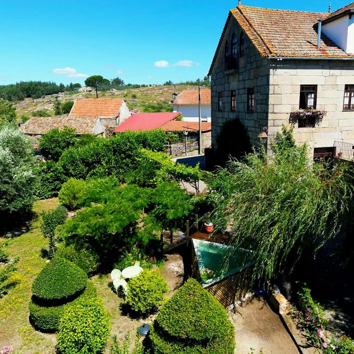 BBQ facilities in Casa do Fundo - Sustainable & Ecotourism