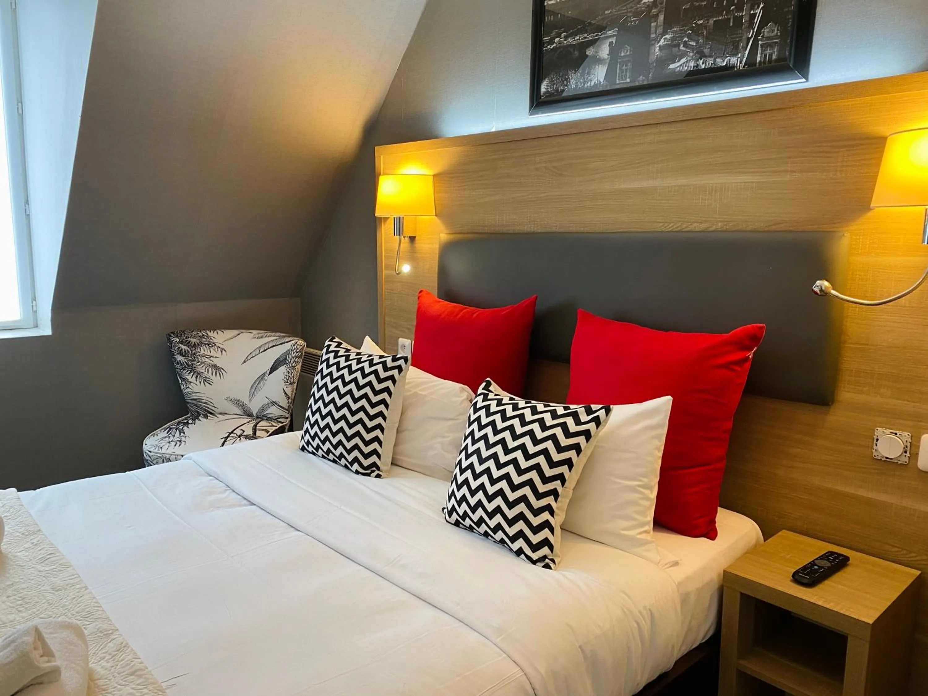 Bed in Hôtel Clairefontaine