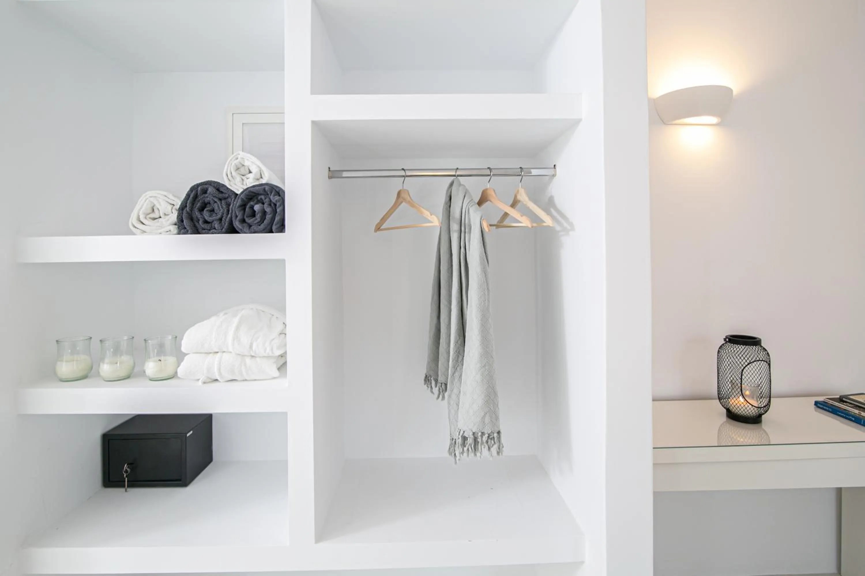 TV and multimedia in Apanomeria Boutique Residence