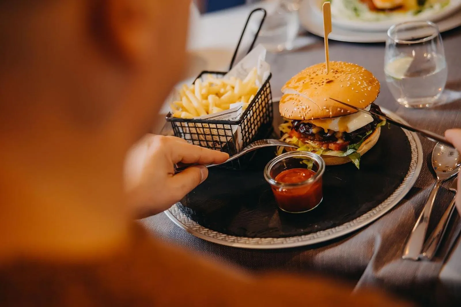 Restaurant/places to eat in Green Mountain 5* Hotel