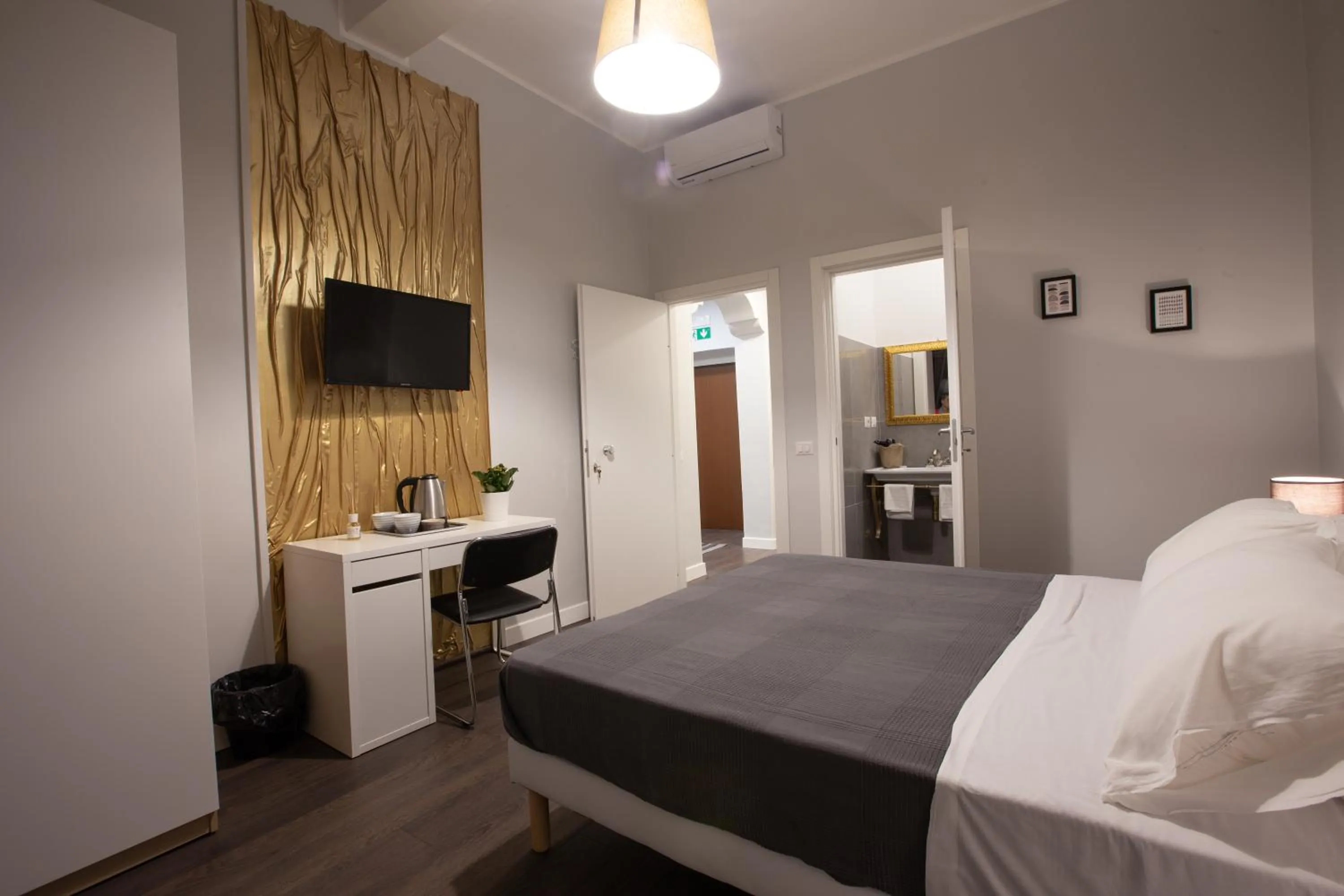 Bed in maribea rome center