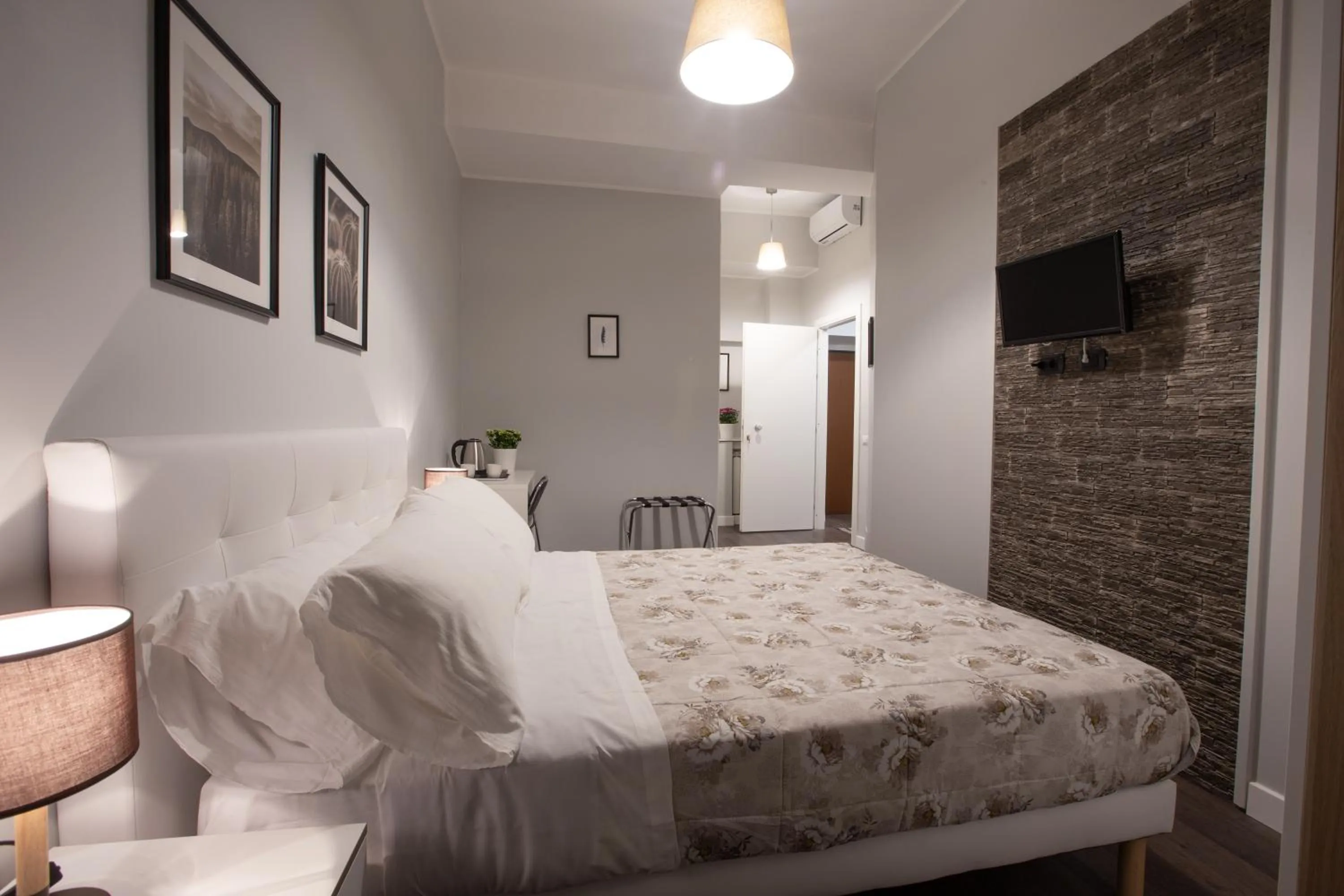 Bed in maribea rome center