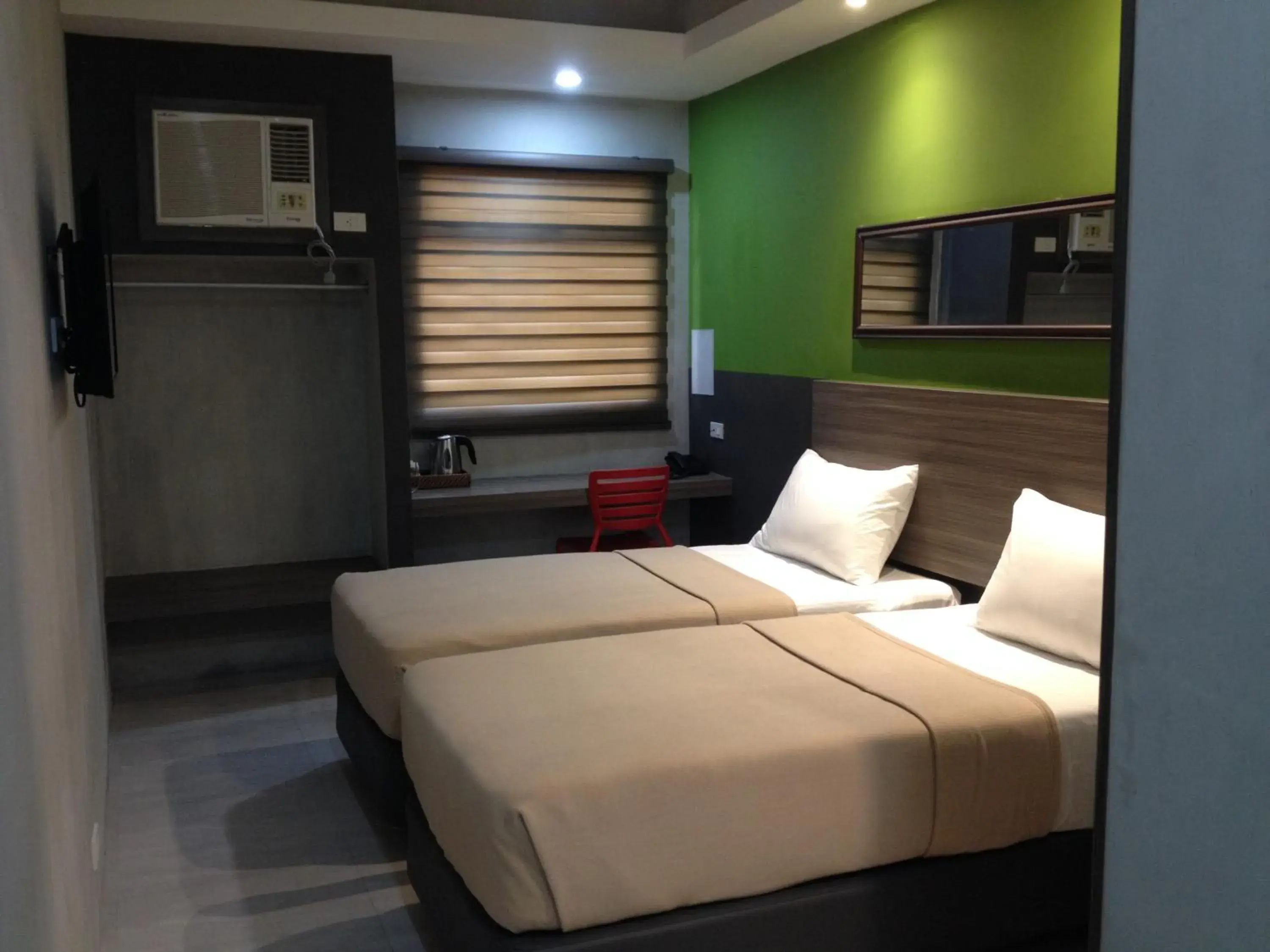 Superior Twin Room in Express Inn Cebu Osmena Superior Twin Room in Express Inn Cebu Osmena