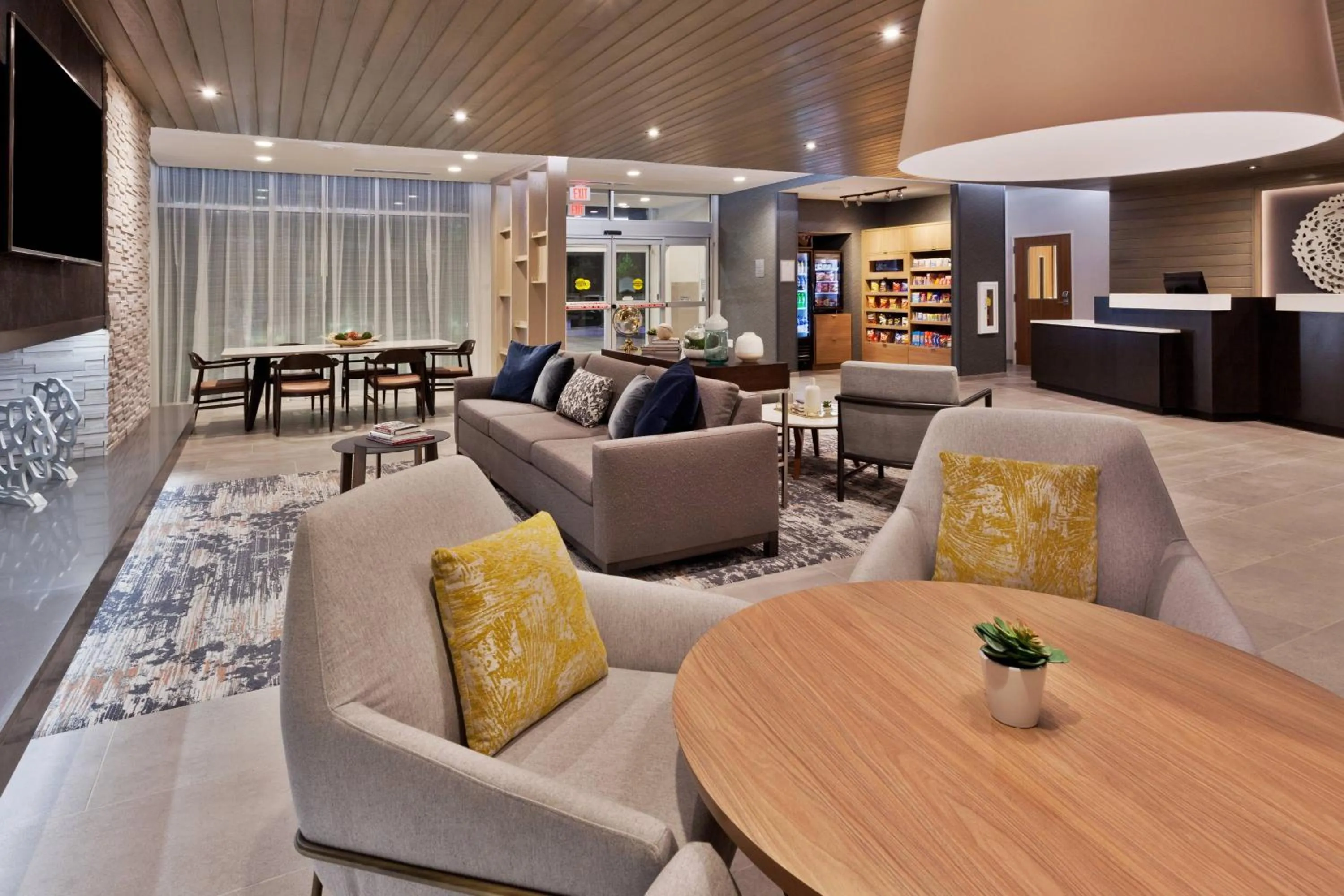 Lobby or reception in Fairfield Inn & Suites by Marriott Birmingham Colonnade
