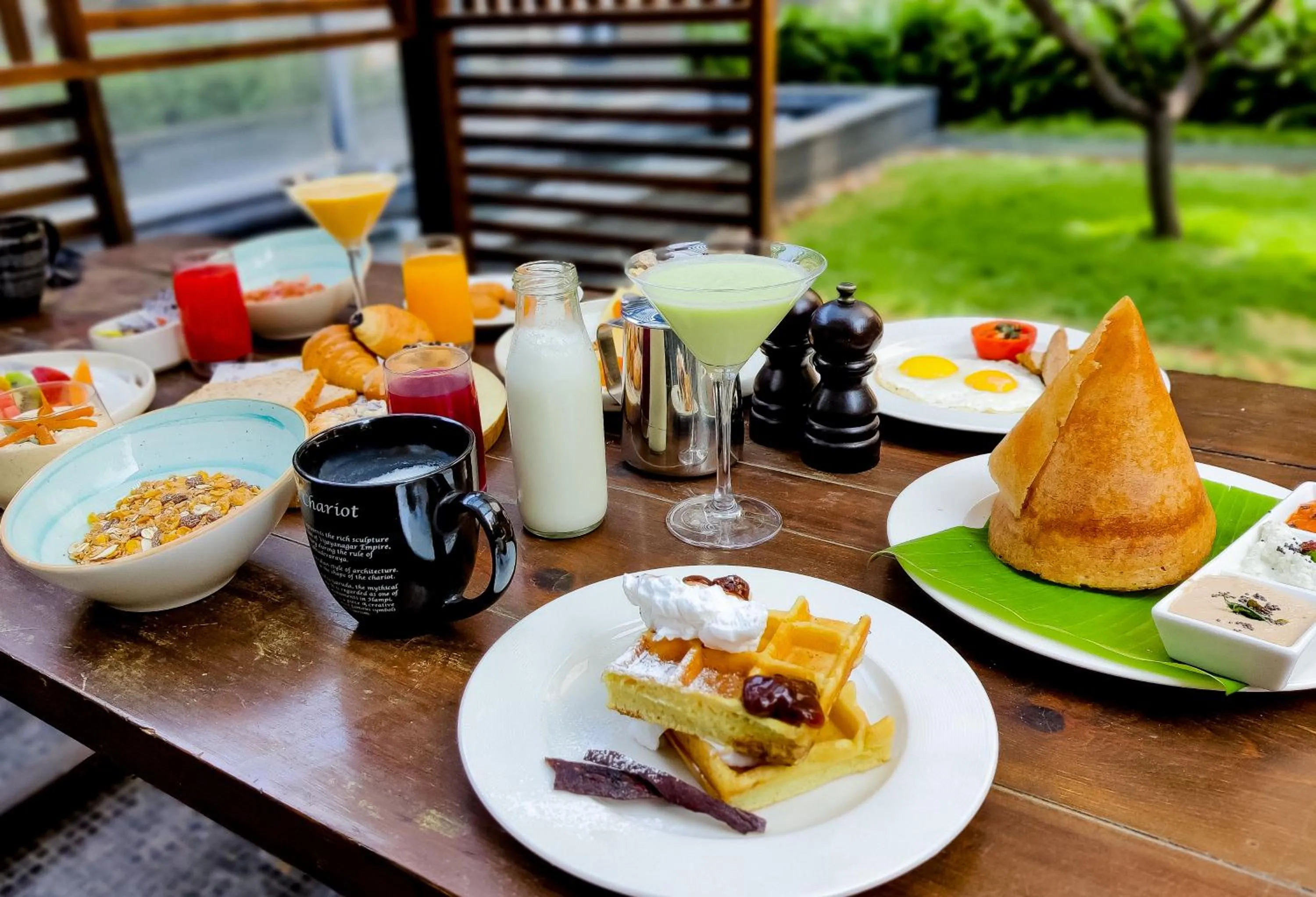 Food and drinks in Renaissance Bengaluru Race Course Hotel