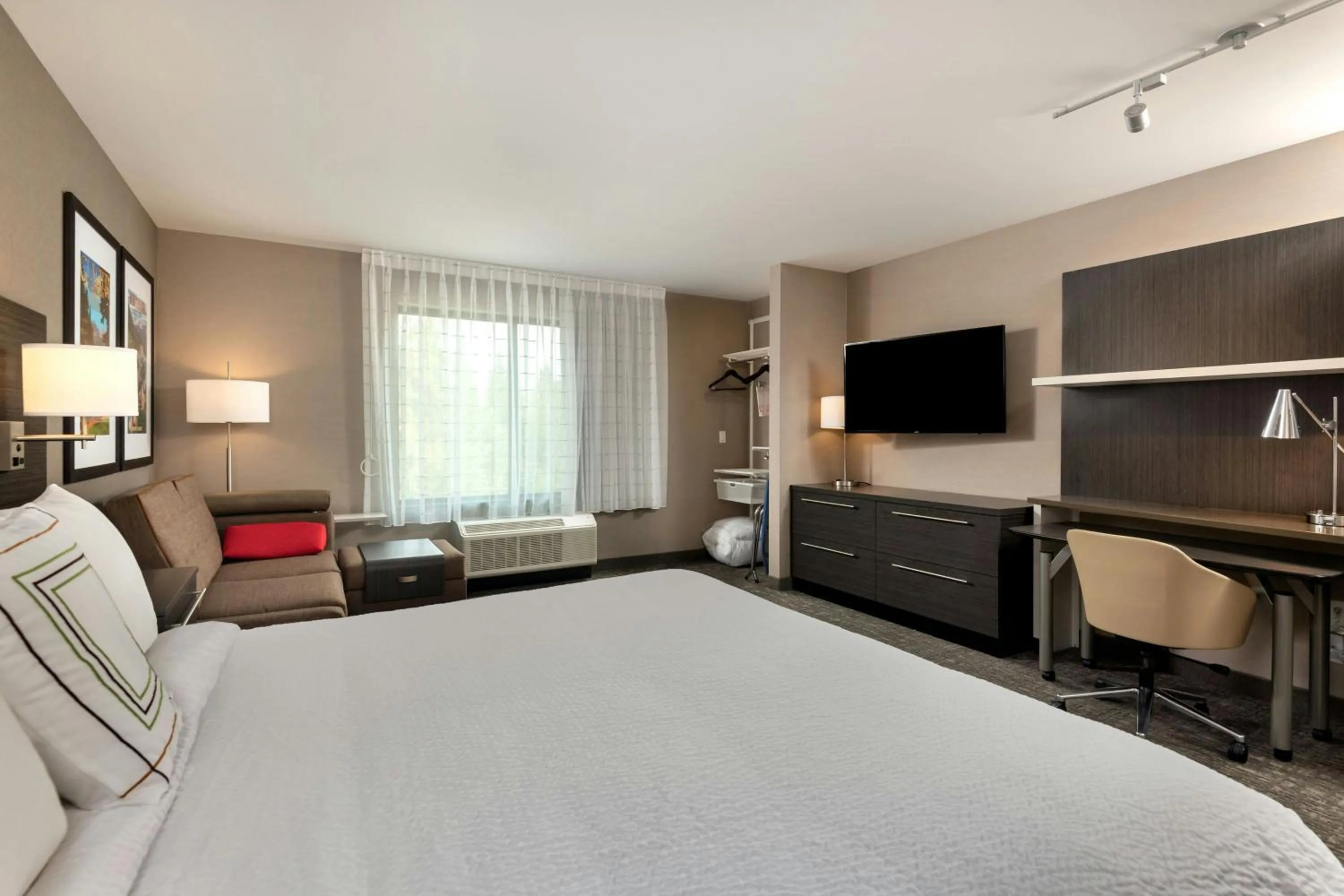 Photo of the whole room, Bed in TownePlace Suites by Marriott Whitefish