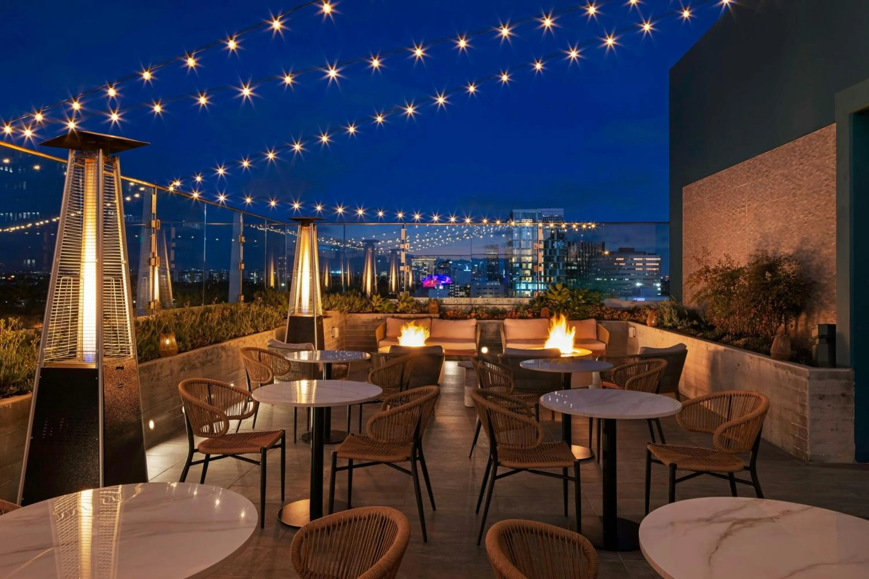 Lounge or bar in AC Hotel by Marriott Beverly Hills