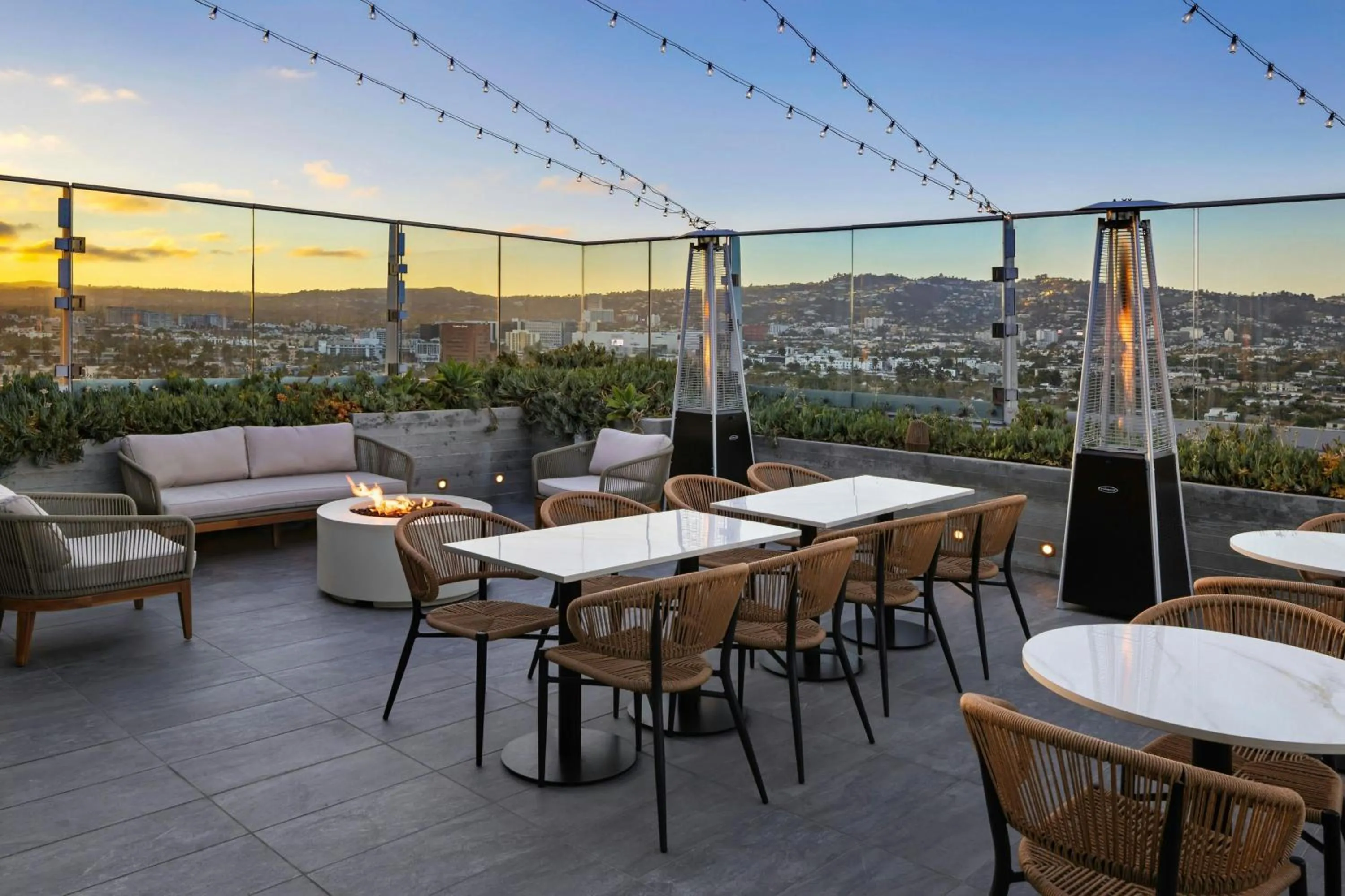 Lounge or bar in AC Hotel by Marriott Beverly Hills